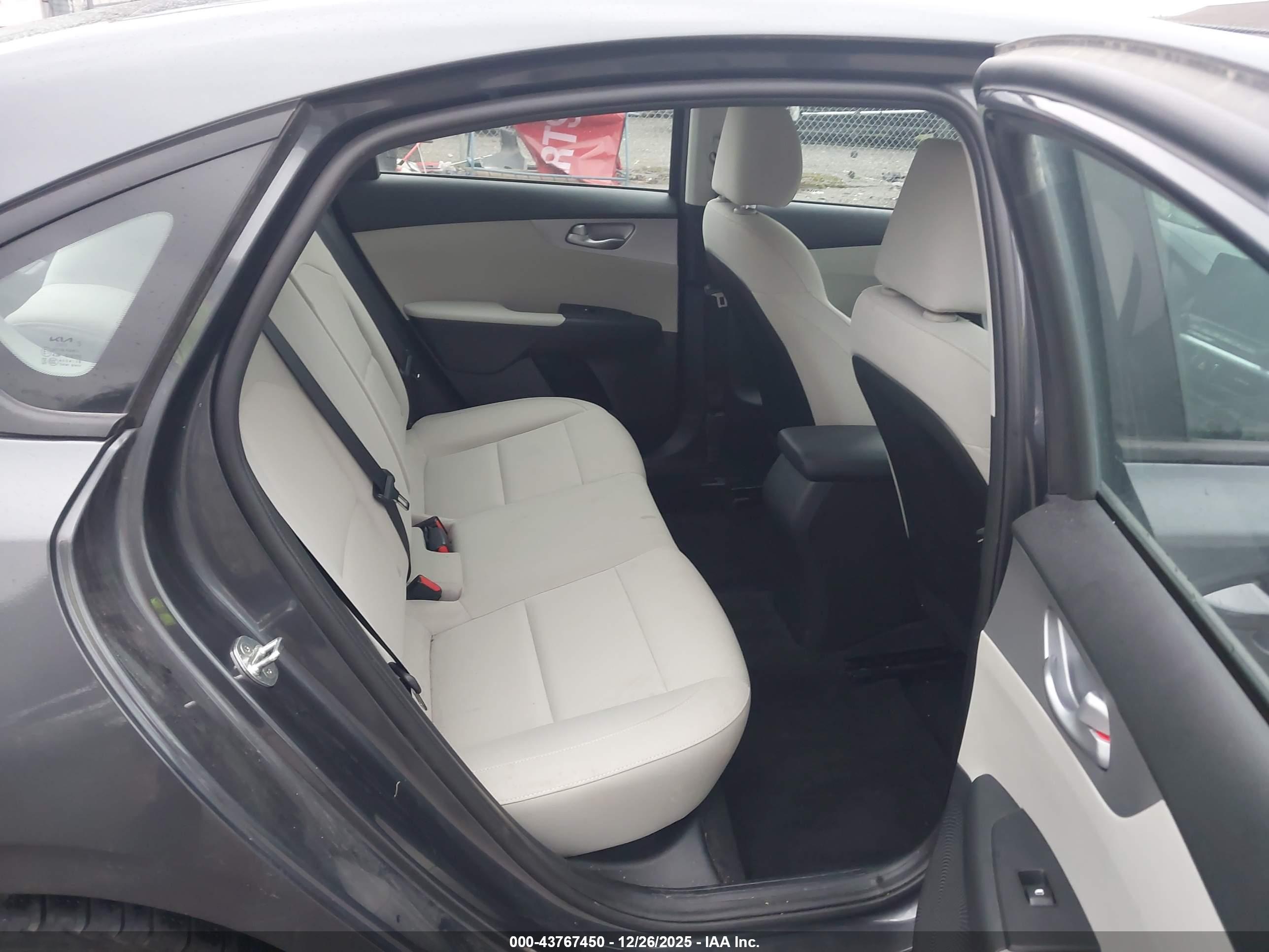 KIA FORTE image 8