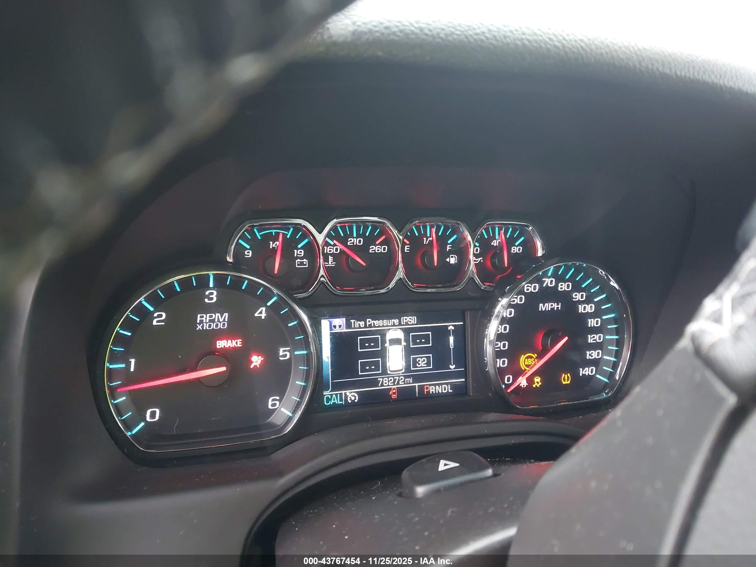 CHEVROLET SUBURBAN image 7