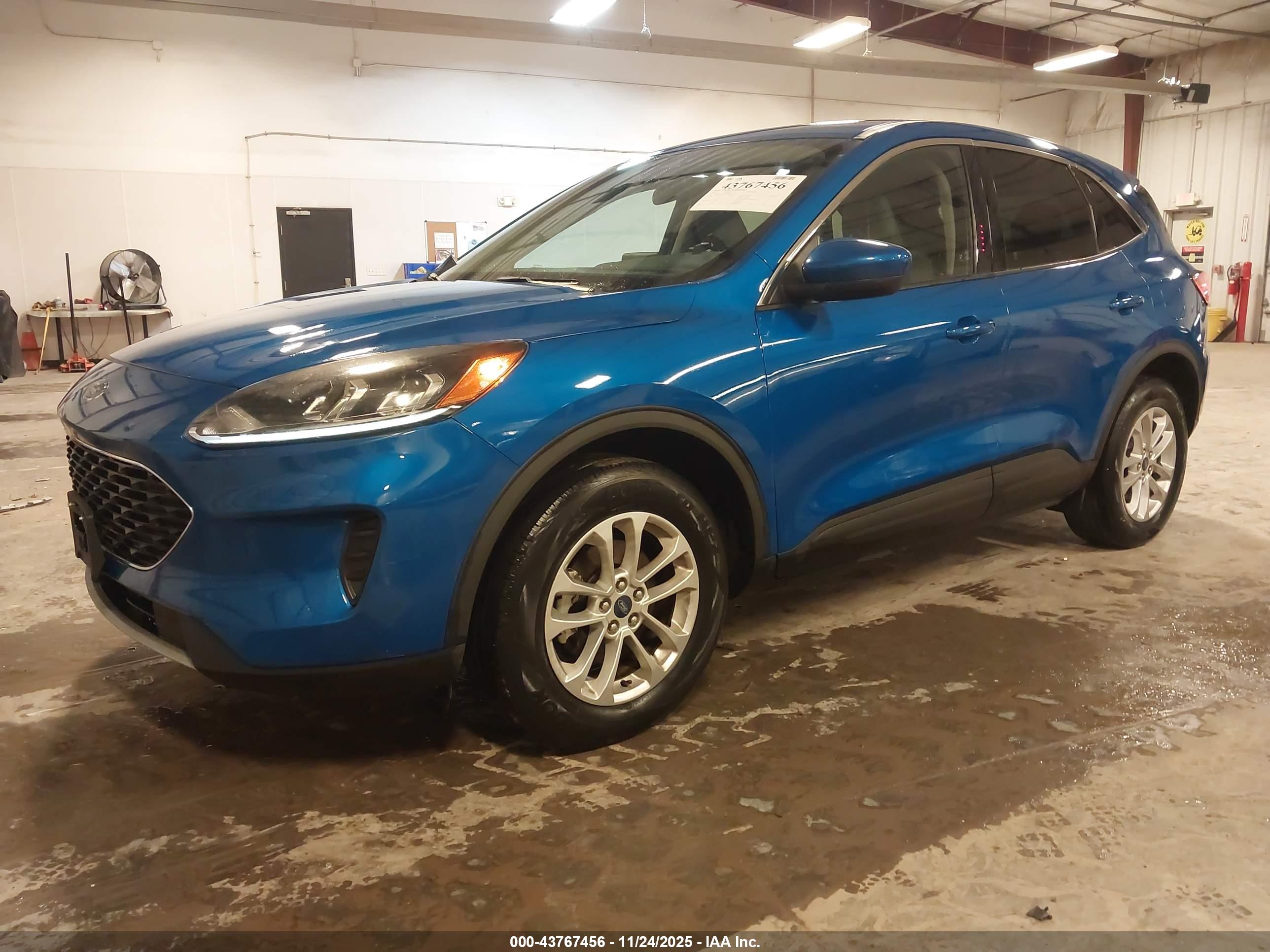 FORD ESCAPE image 2