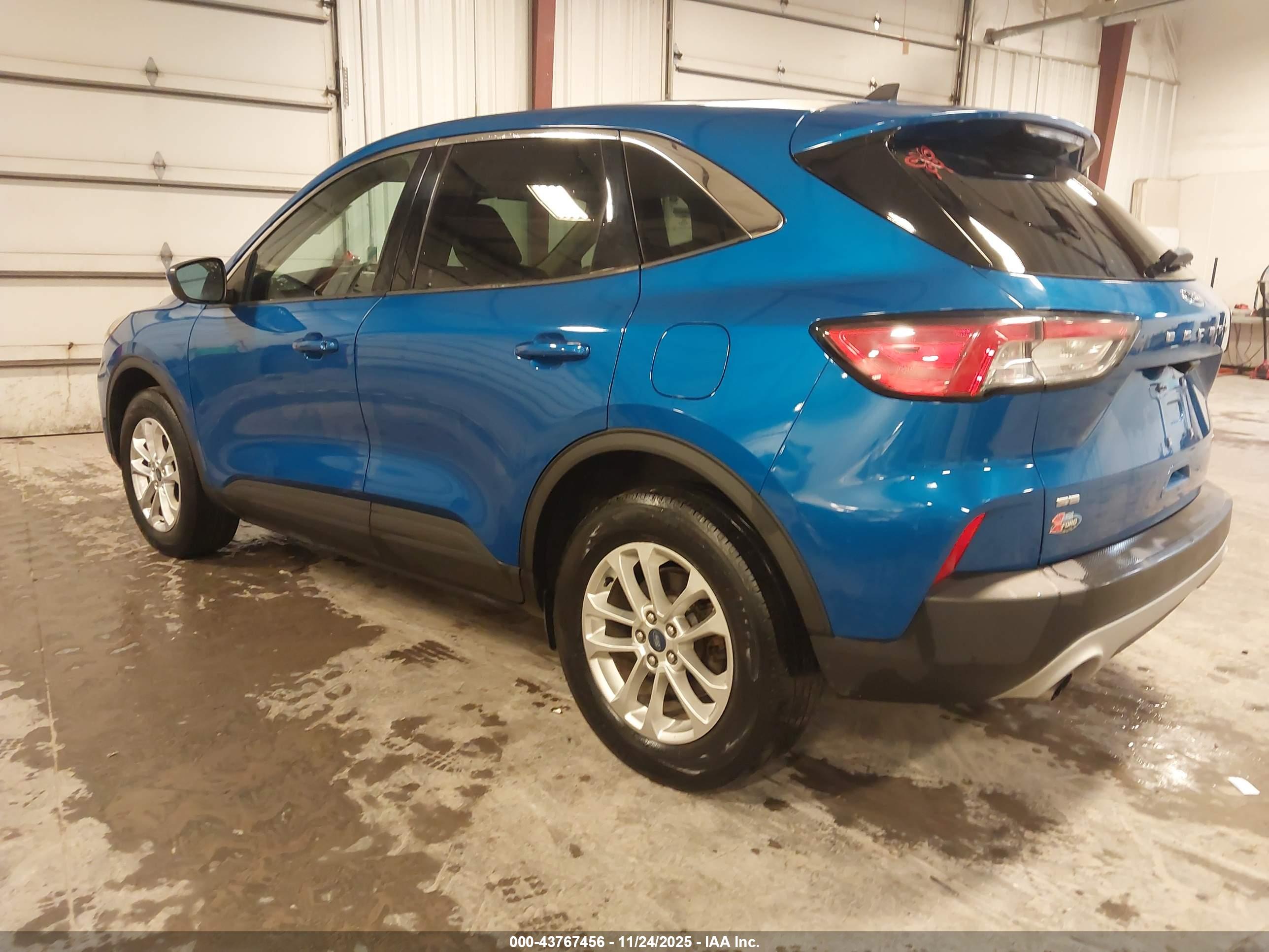FORD ESCAPE image 3