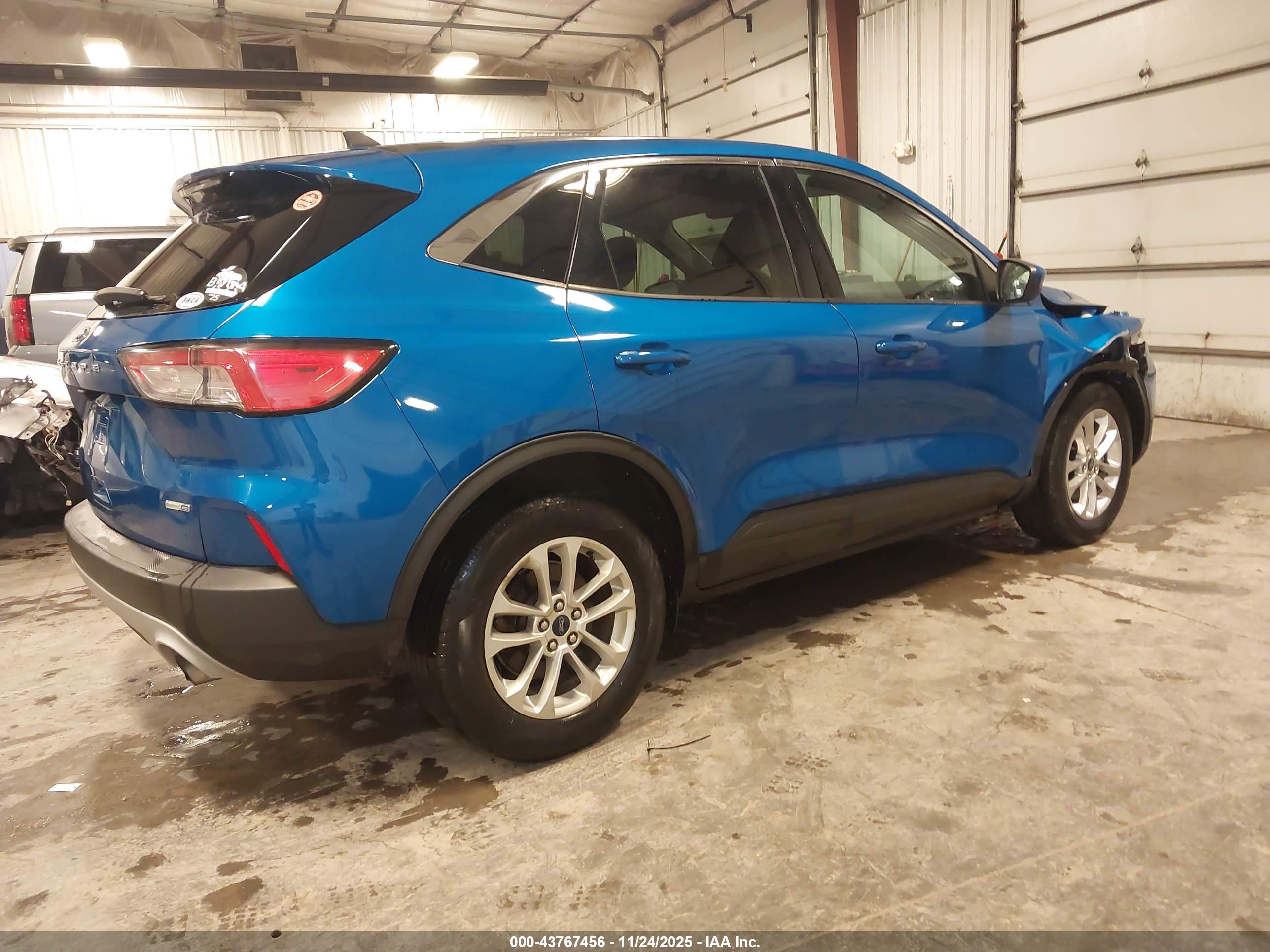 FORD ESCAPE image 4