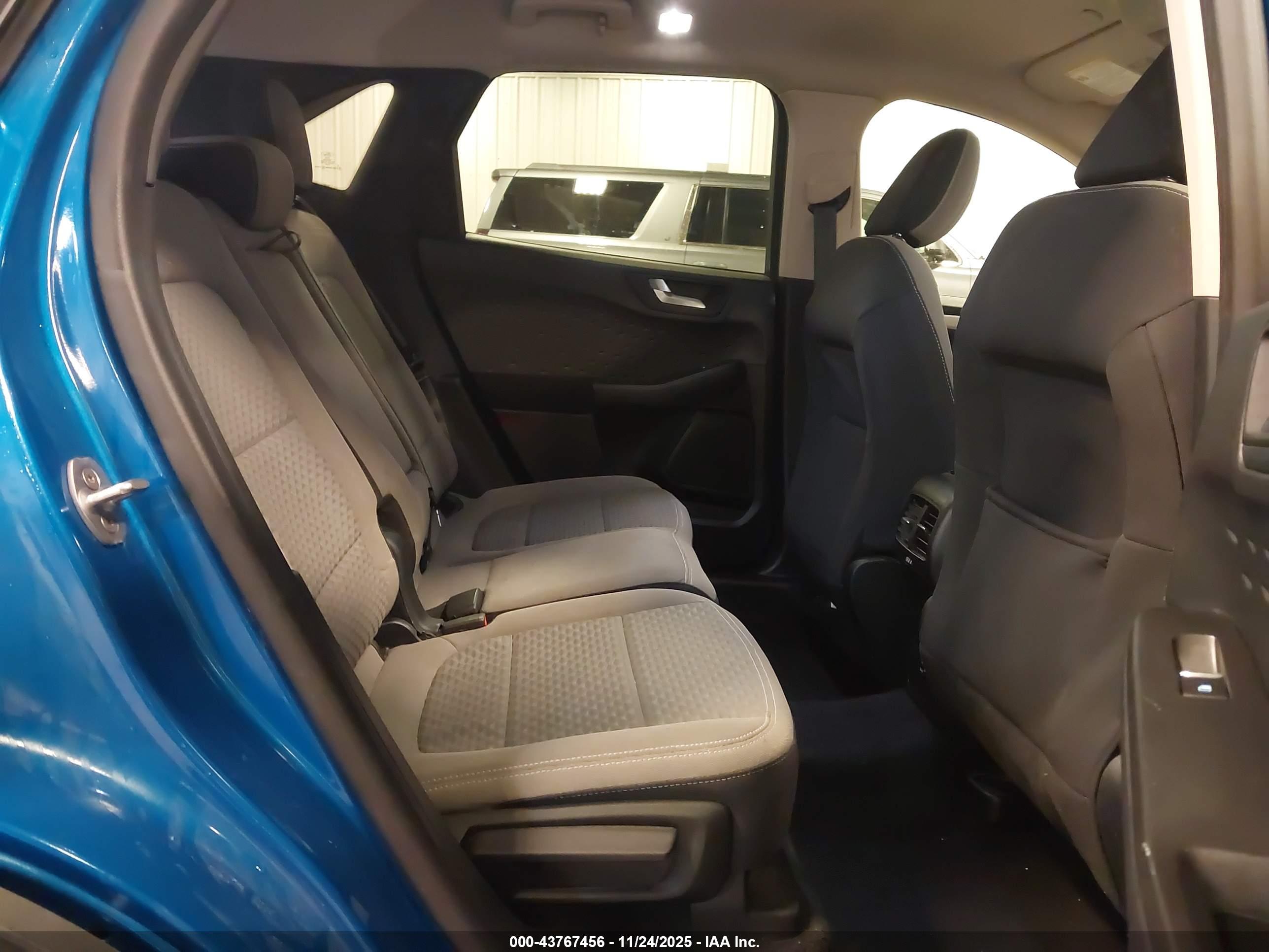FORD ESCAPE image 8