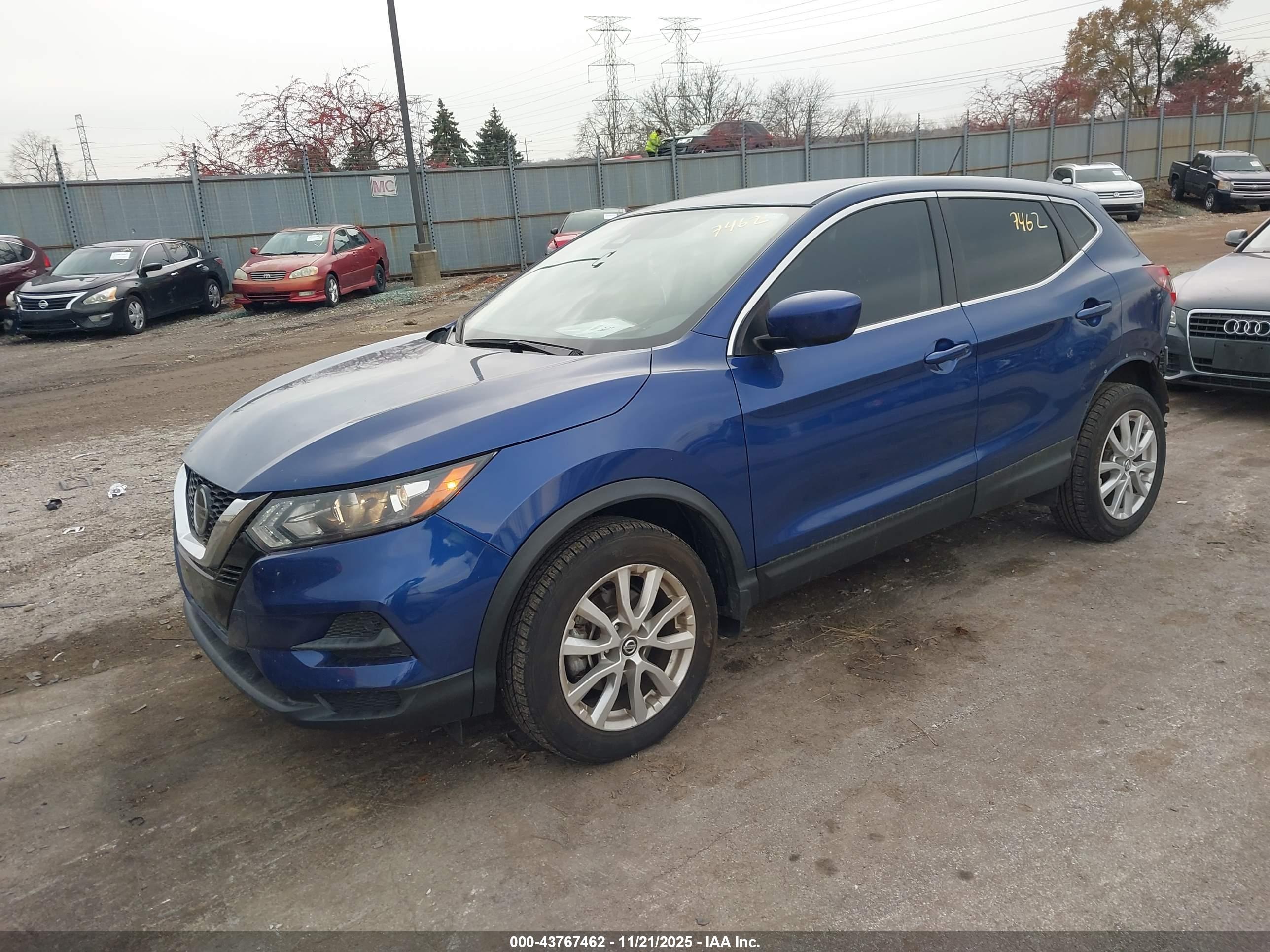 NISSAN ROGUE image 2