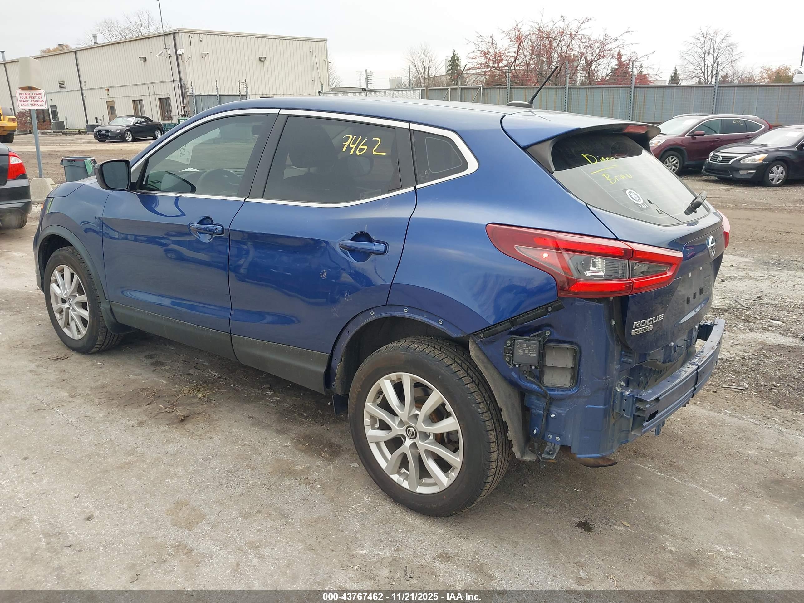 NISSAN ROGUE image 3