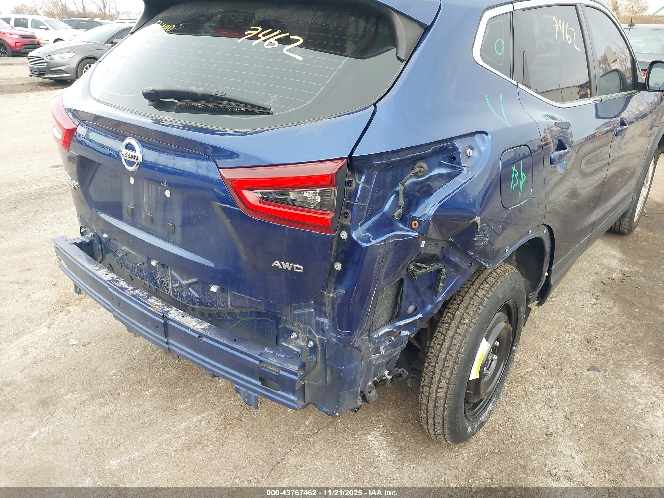NISSAN ROGUE image 6