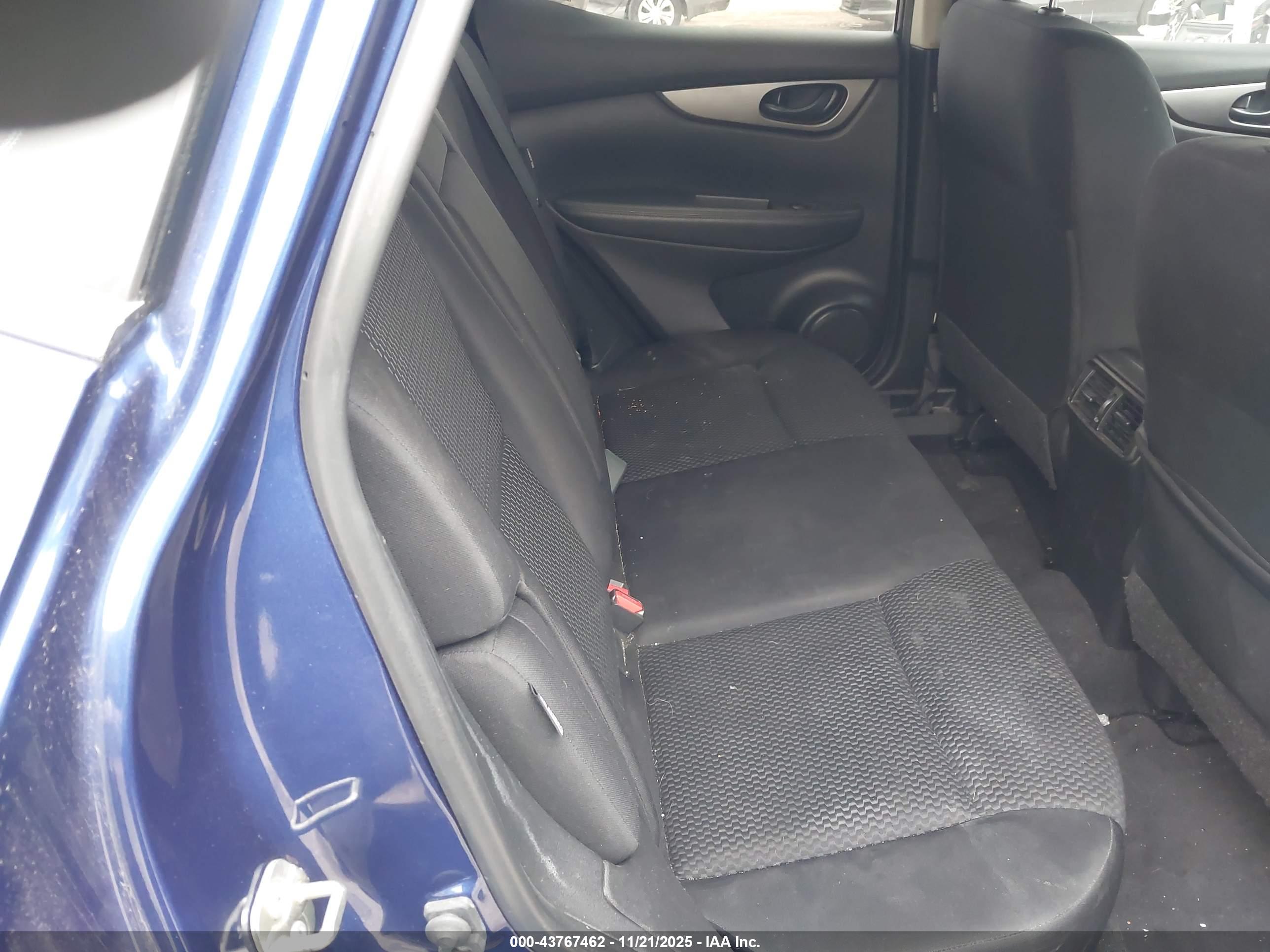 NISSAN ROGUE image 8