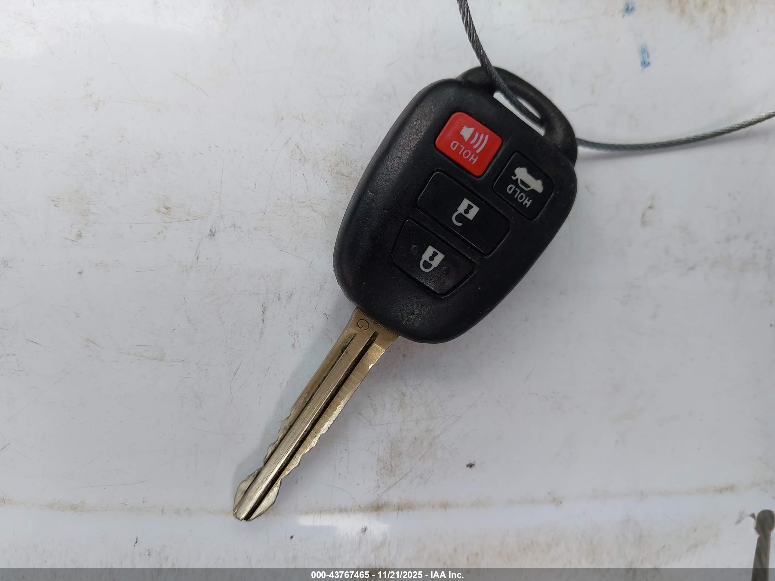 TOYOTA CAMRY image 11