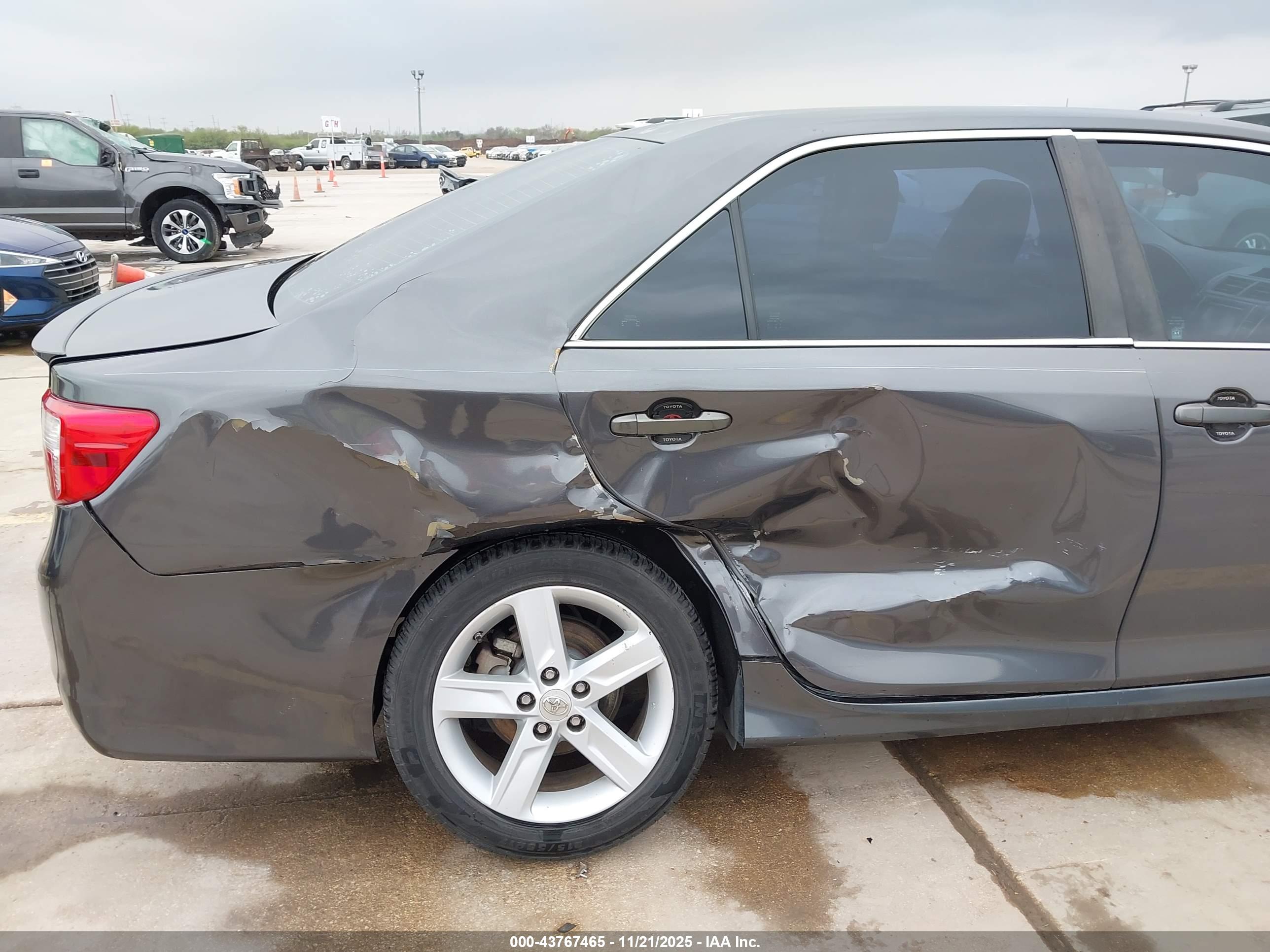 TOYOTA CAMRY image 6