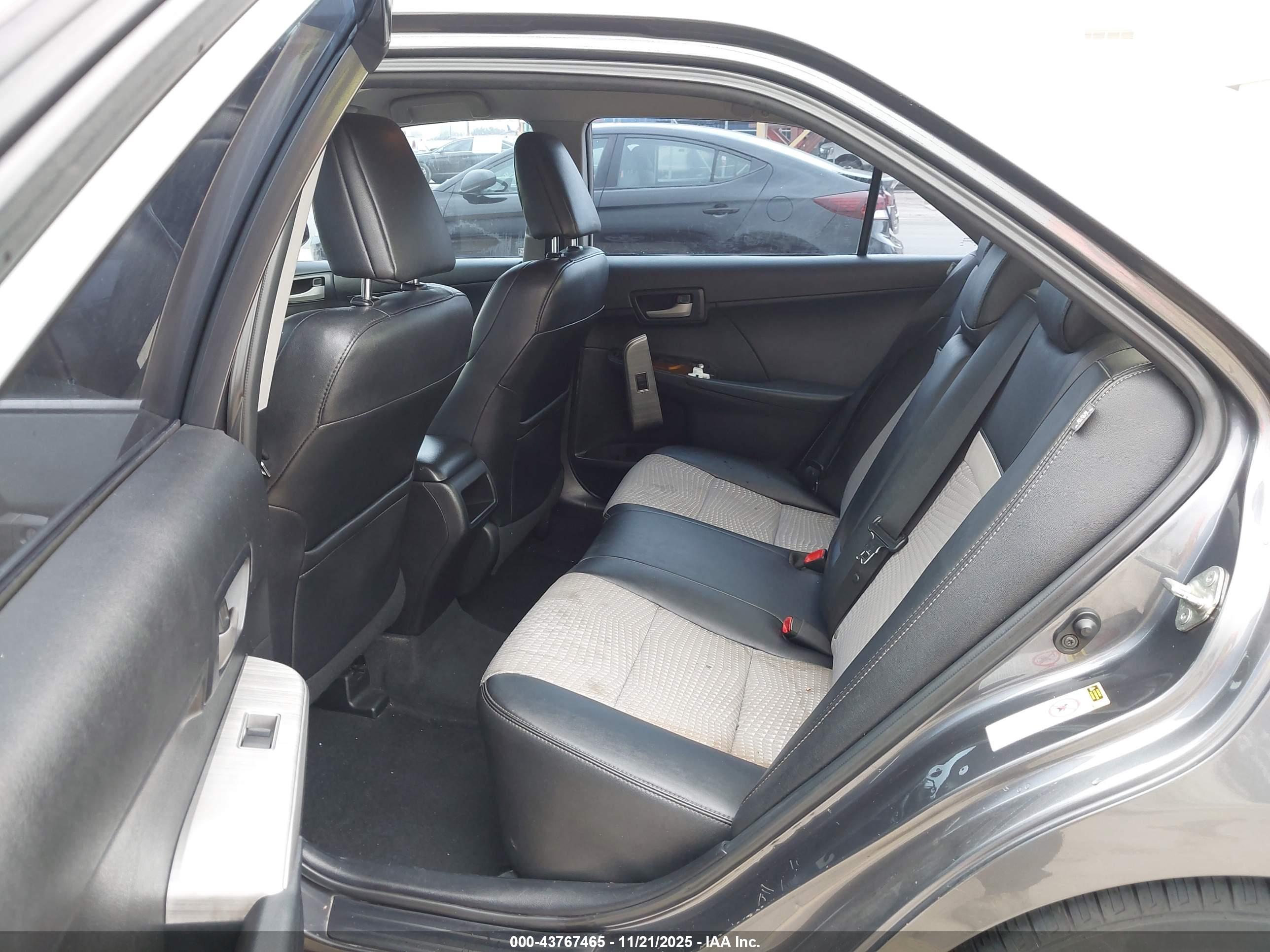 TOYOTA CAMRY image 8