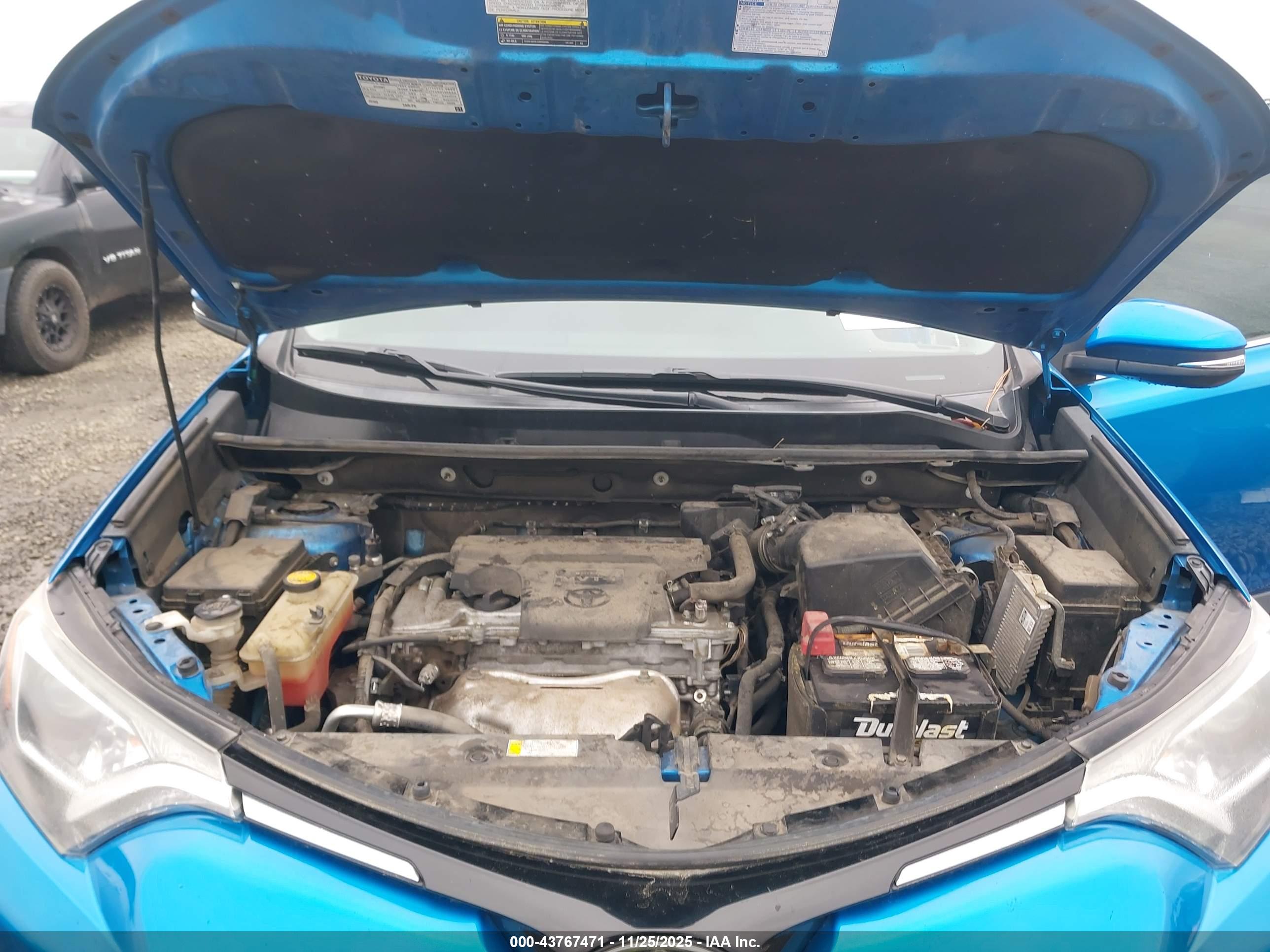 TOYOTA RAV4 image 10