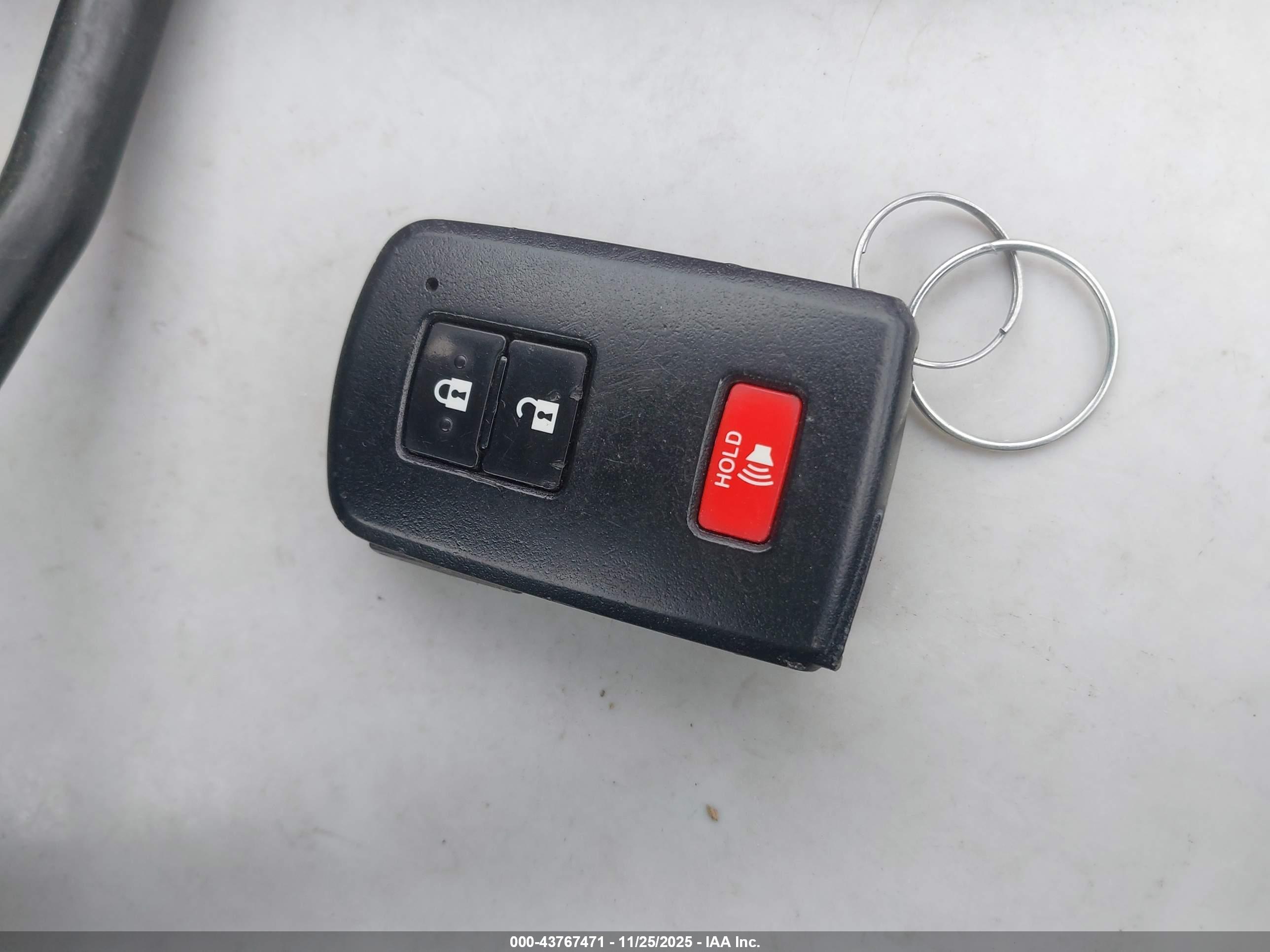 TOYOTA RAV4 image 11
