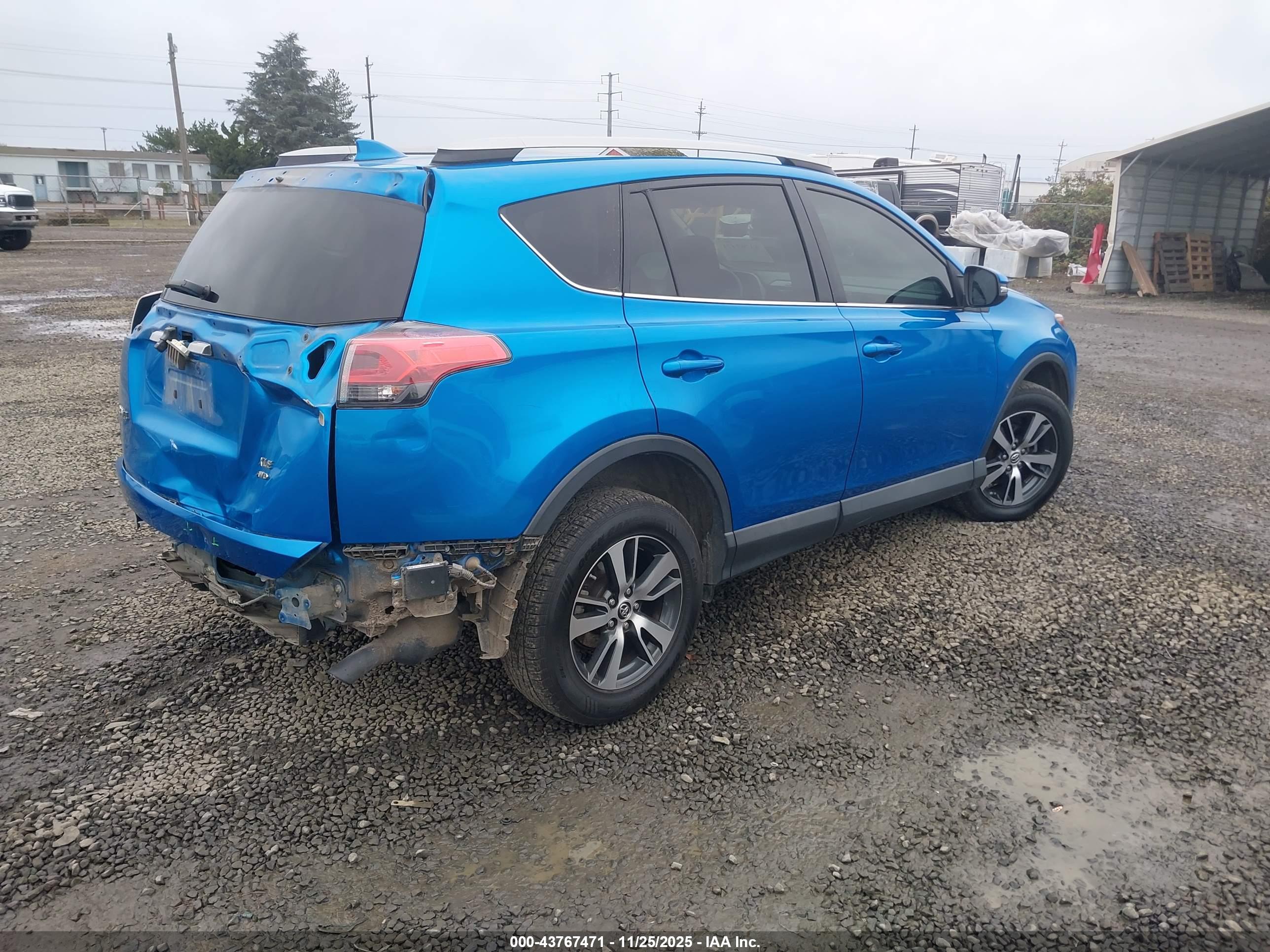 TOYOTA RAV4 image 4