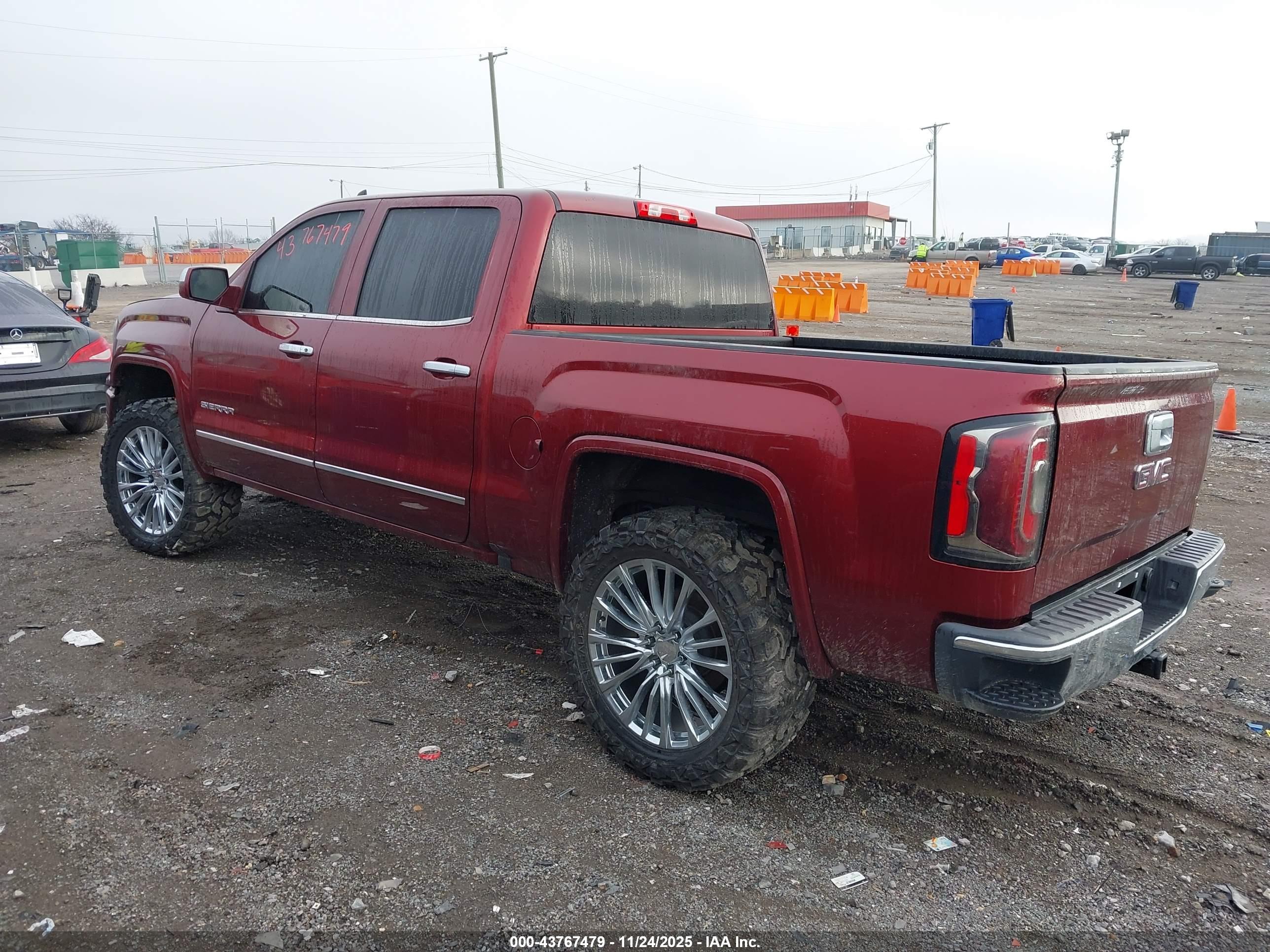 GMC SIERRA image 3