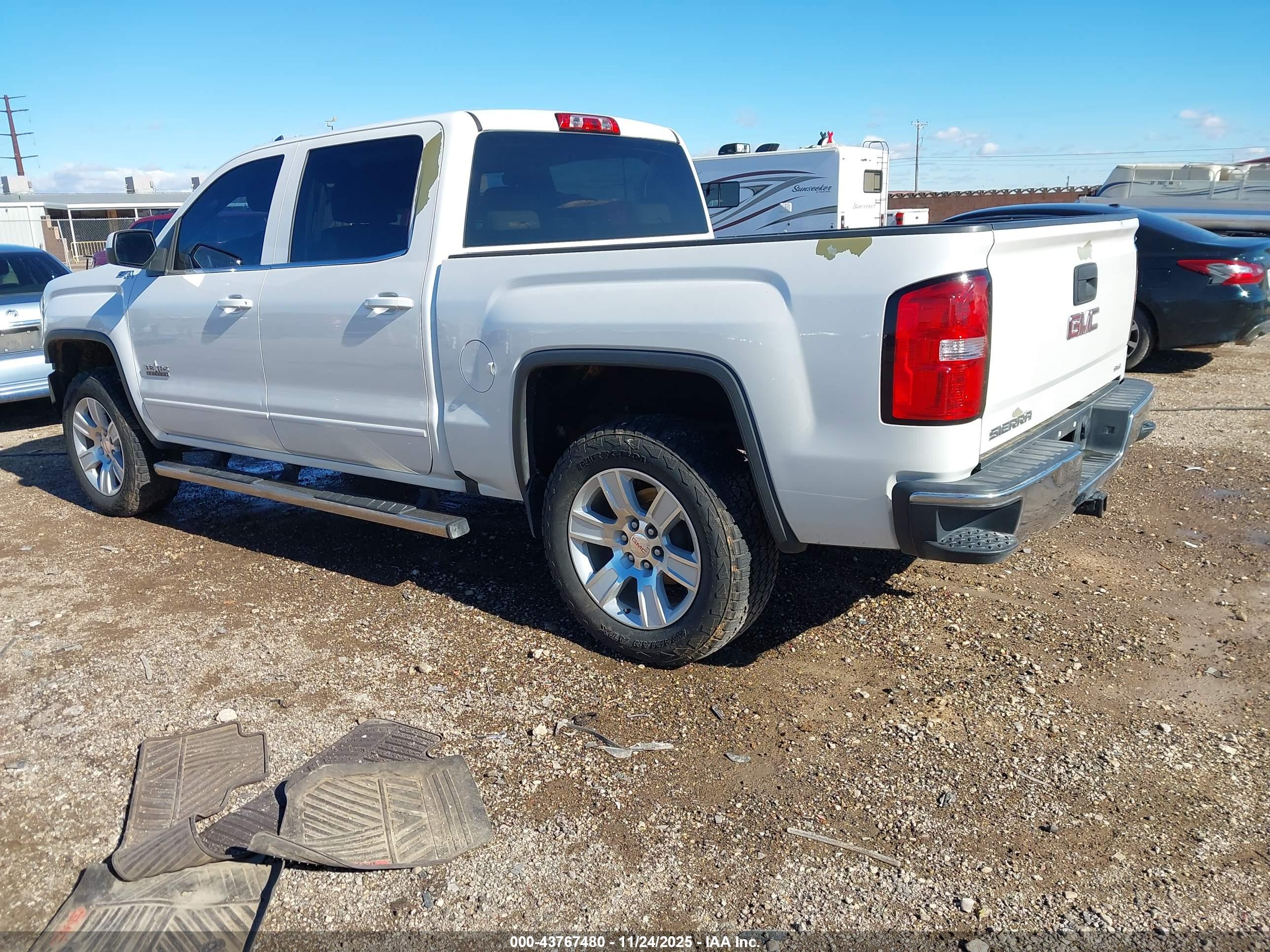GMC SIERRA image 3