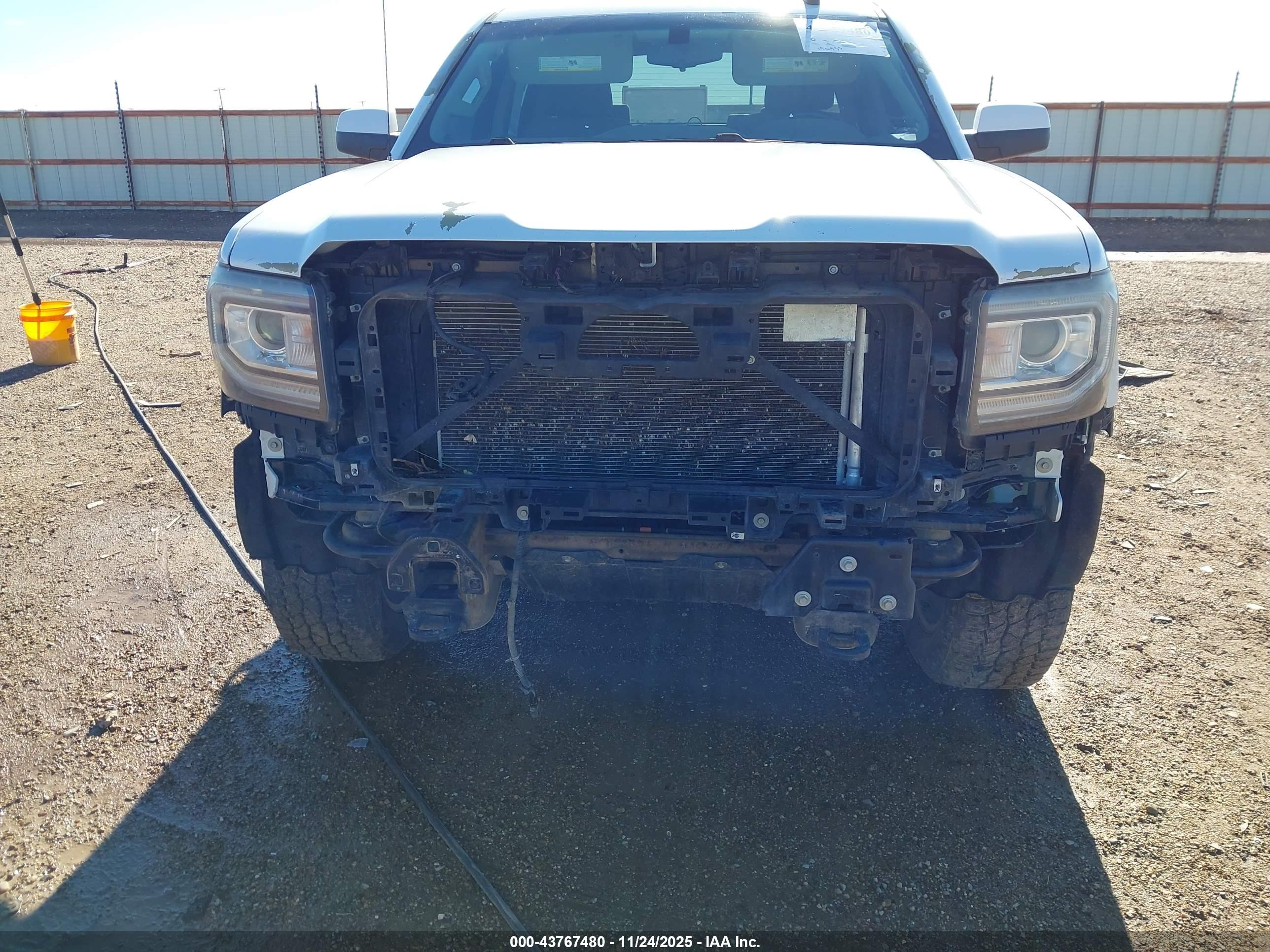 GMC SIERRA image 6