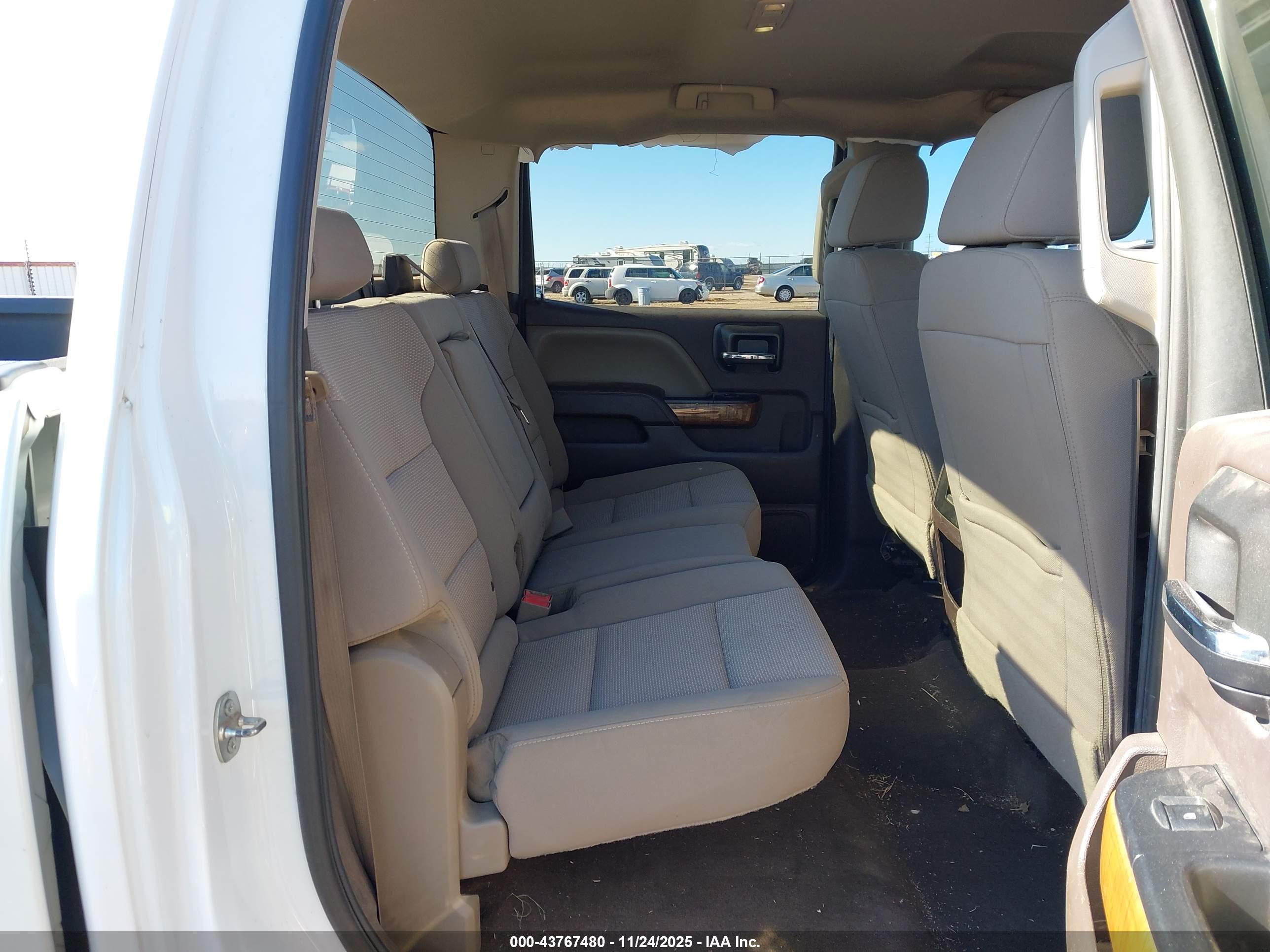 GMC SIERRA image 8