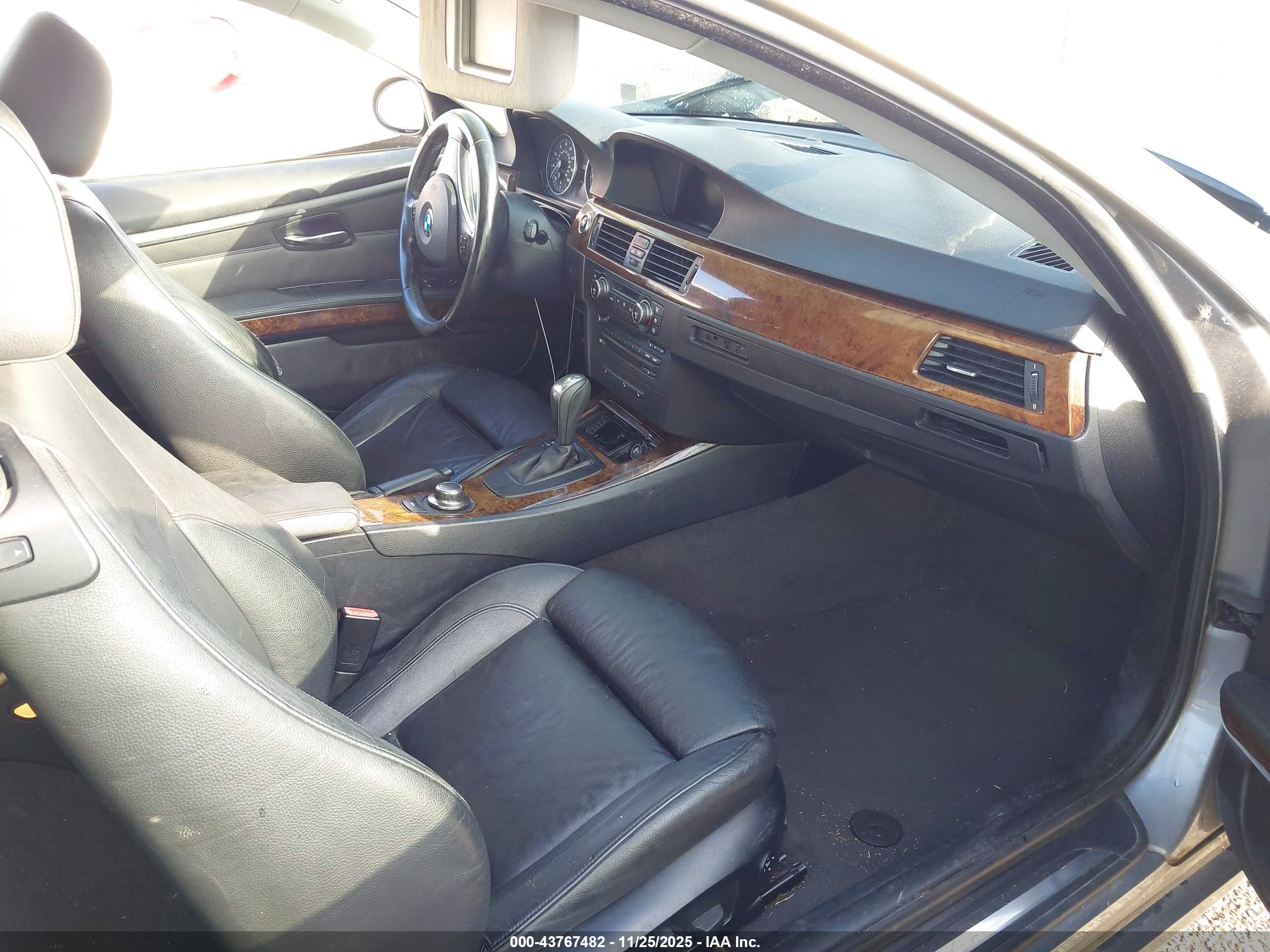 BMW 335XI image 5