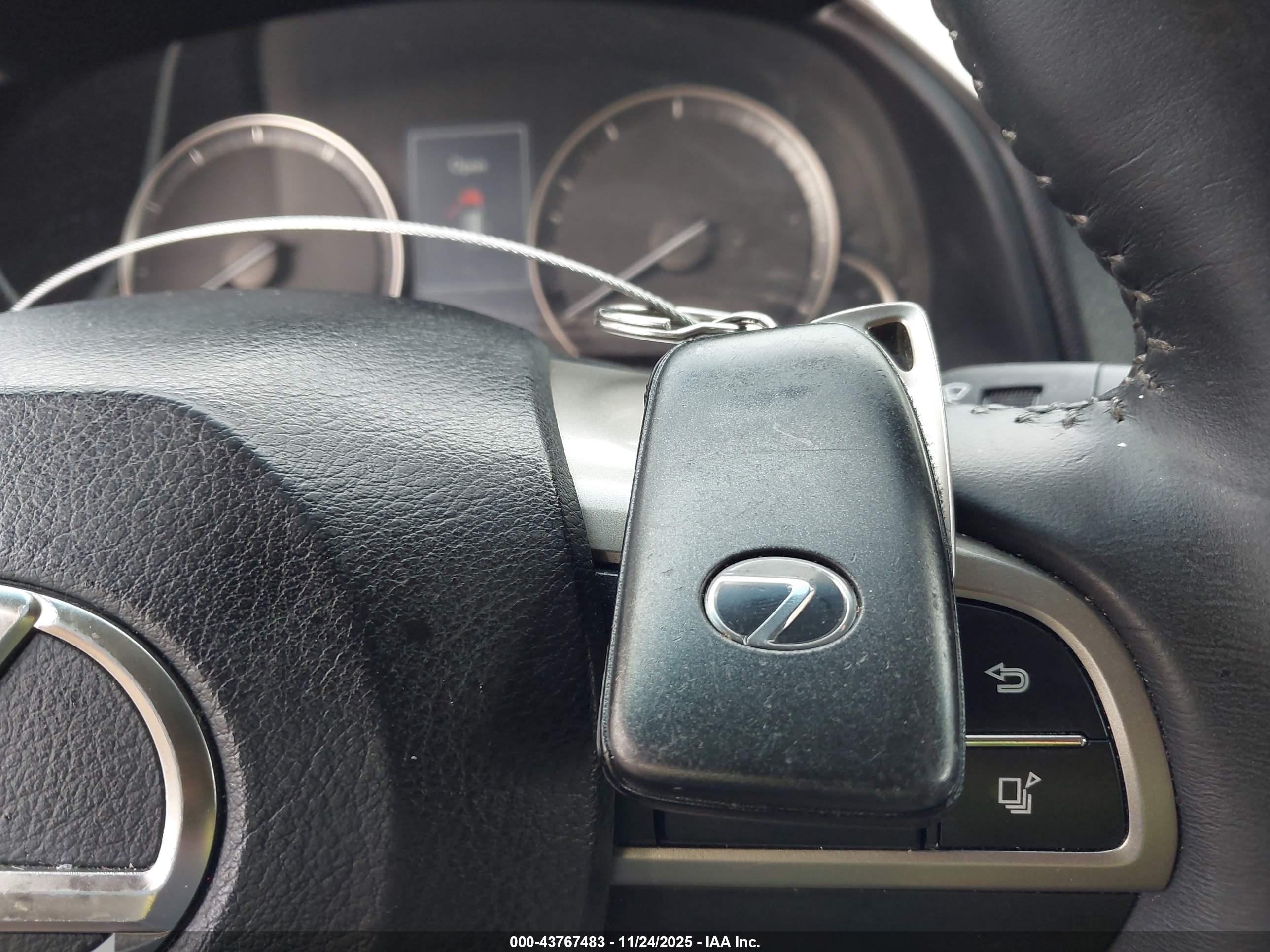 LEXUS RX image 11