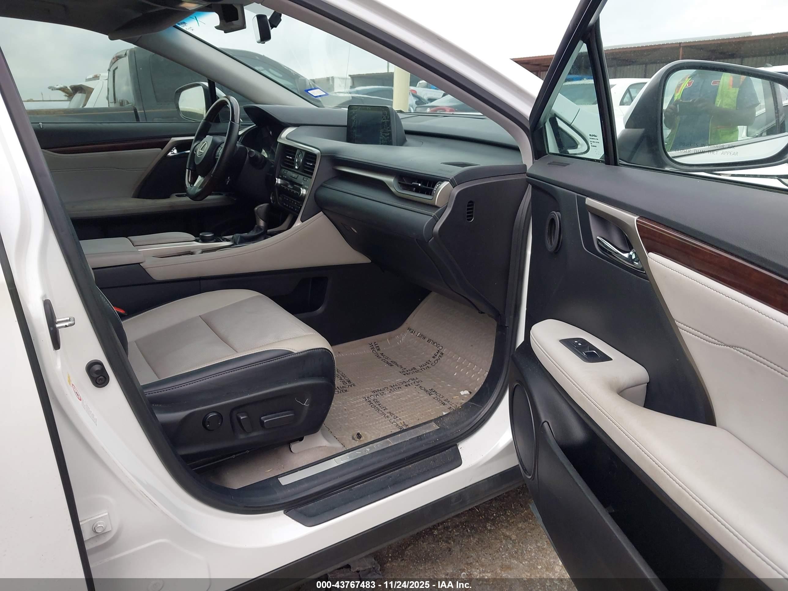 LEXUS RX image 5