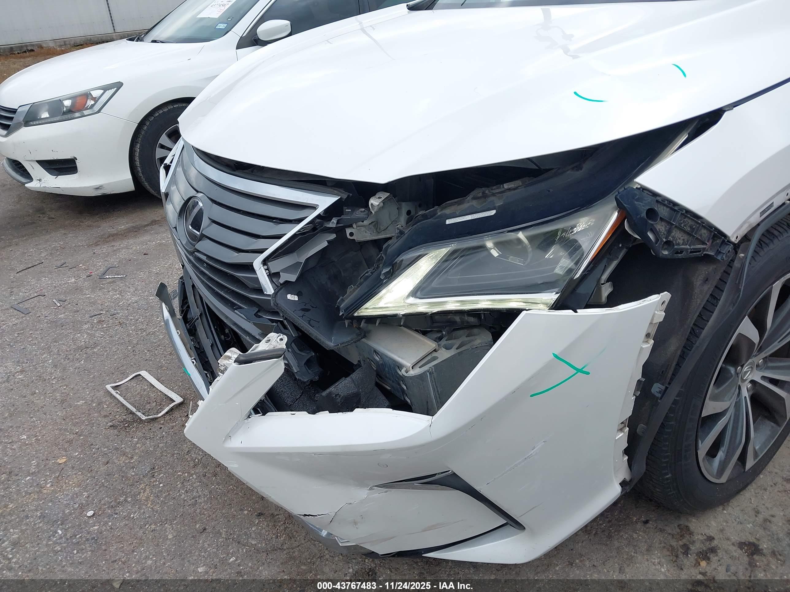 LEXUS RX image 6