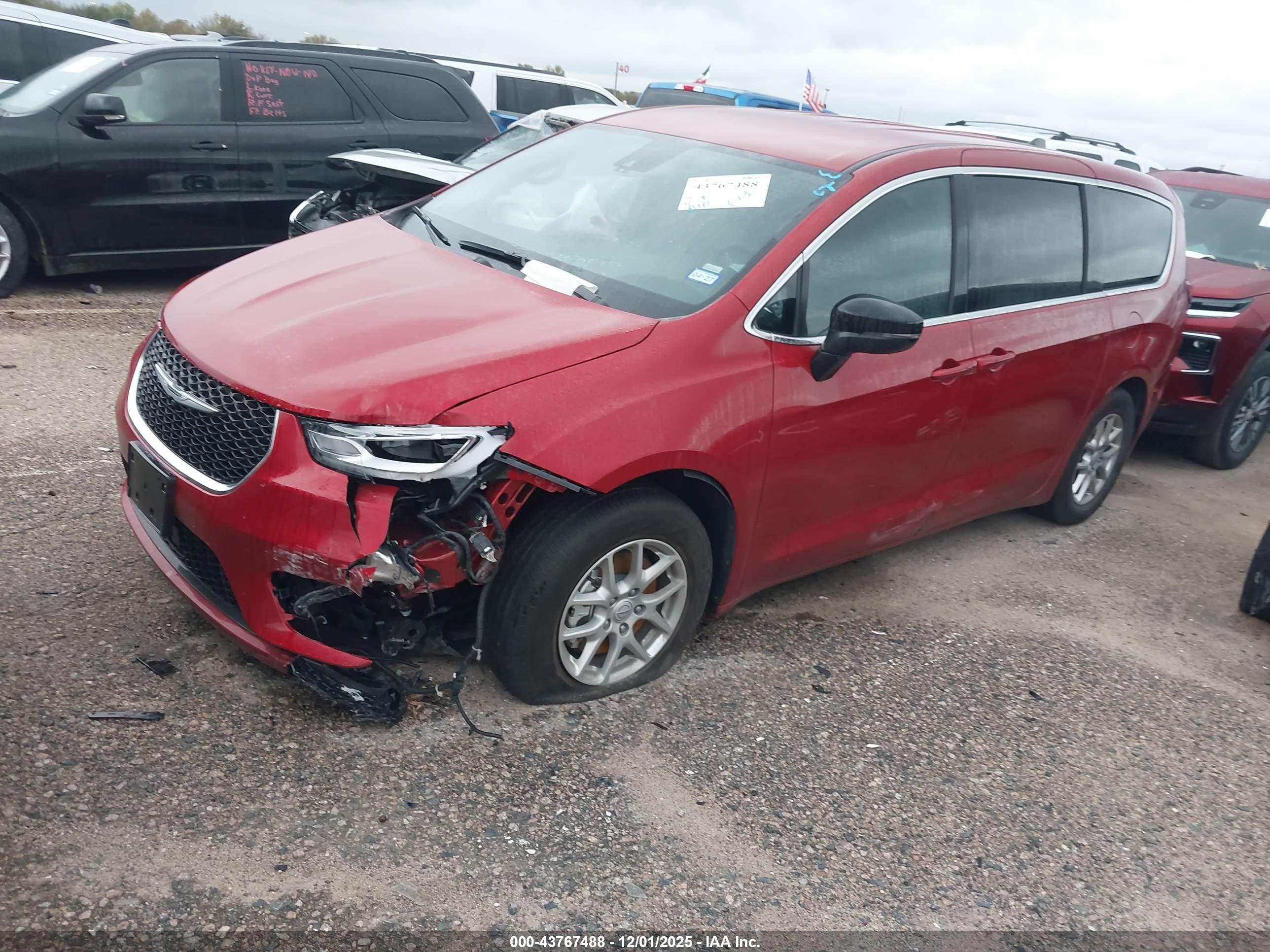 CHRYSLER PACIFICA image 2