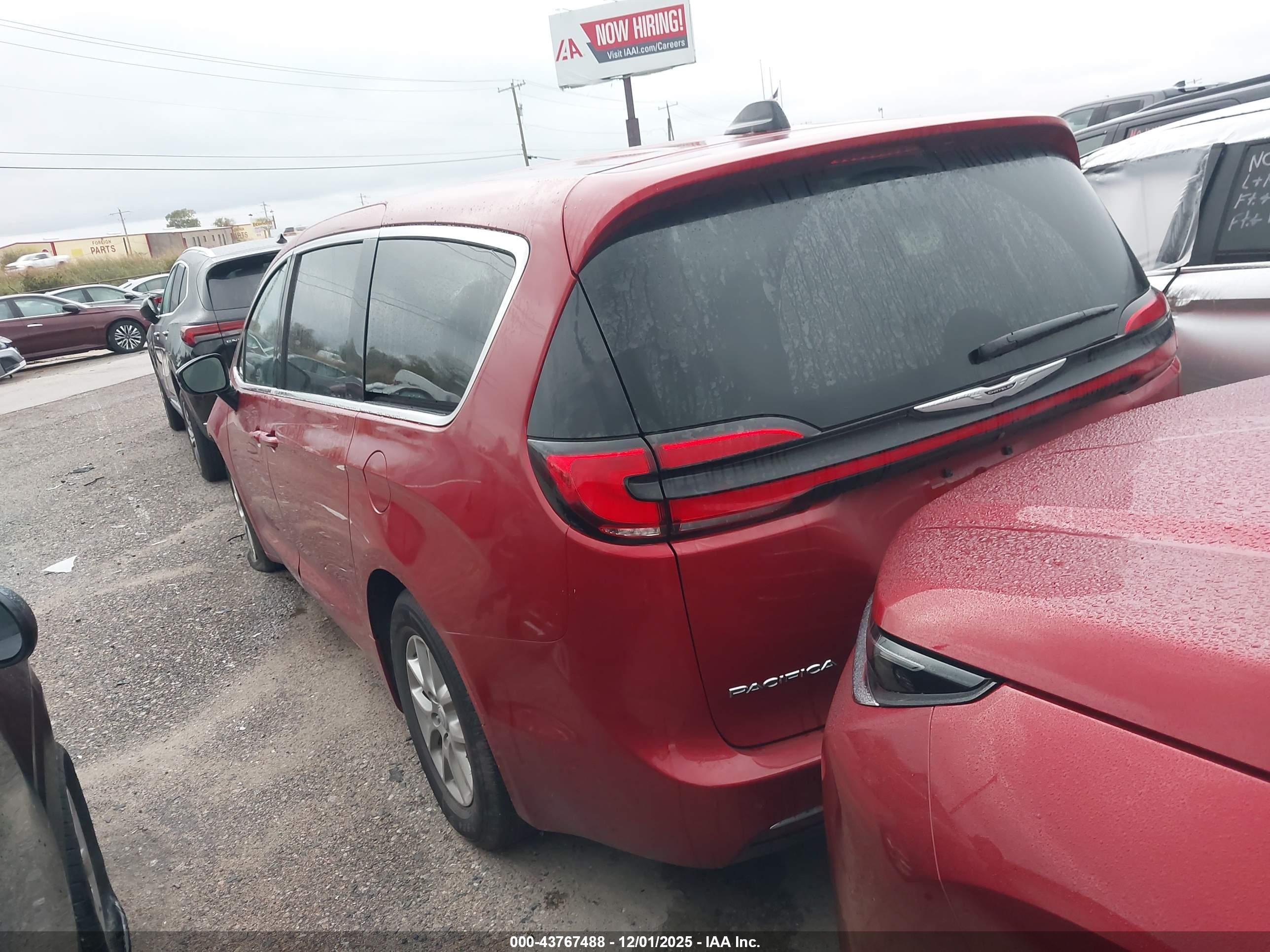 CHRYSLER PACIFICA image 3