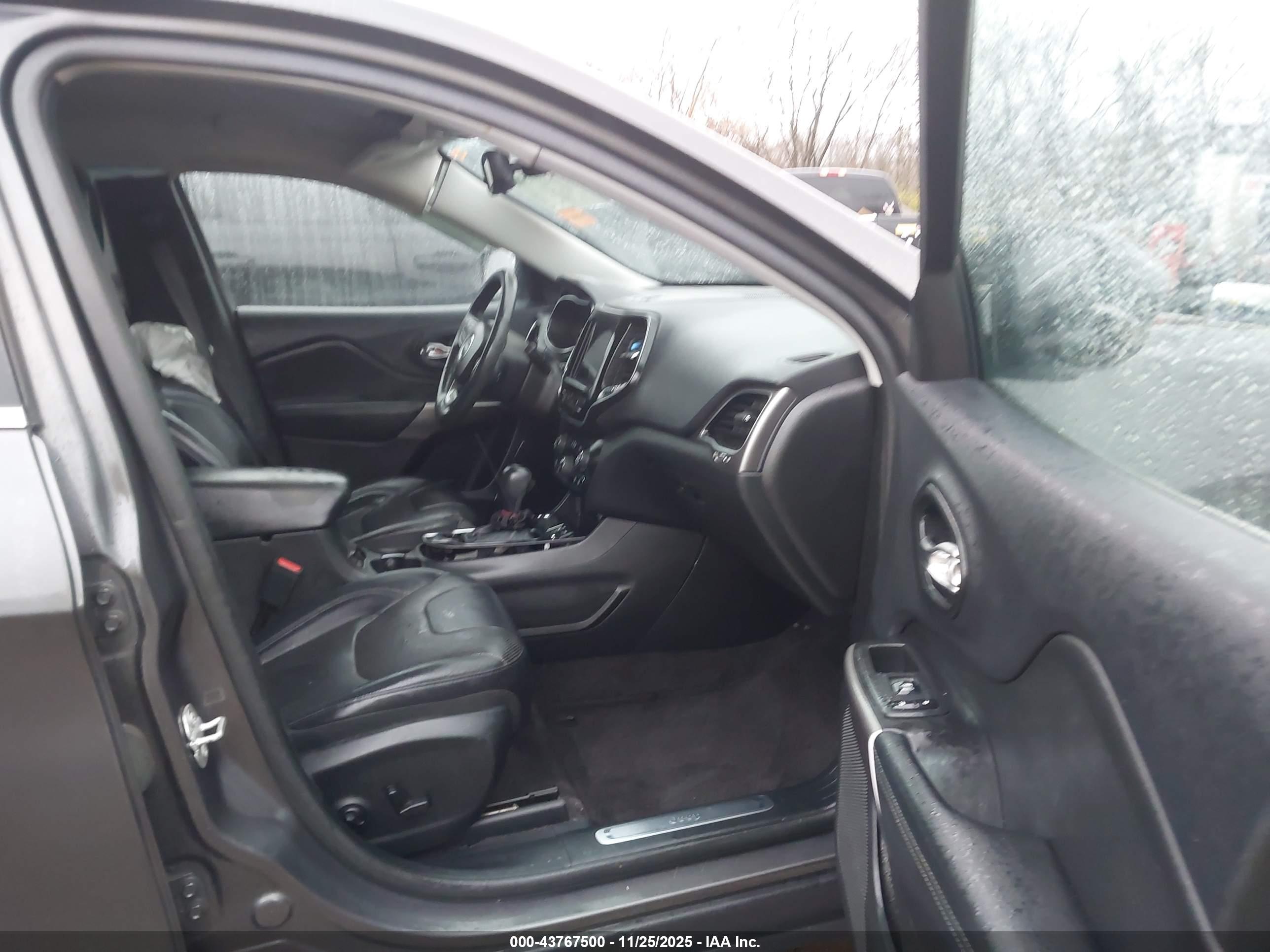 JEEP CHEROKEE image 5