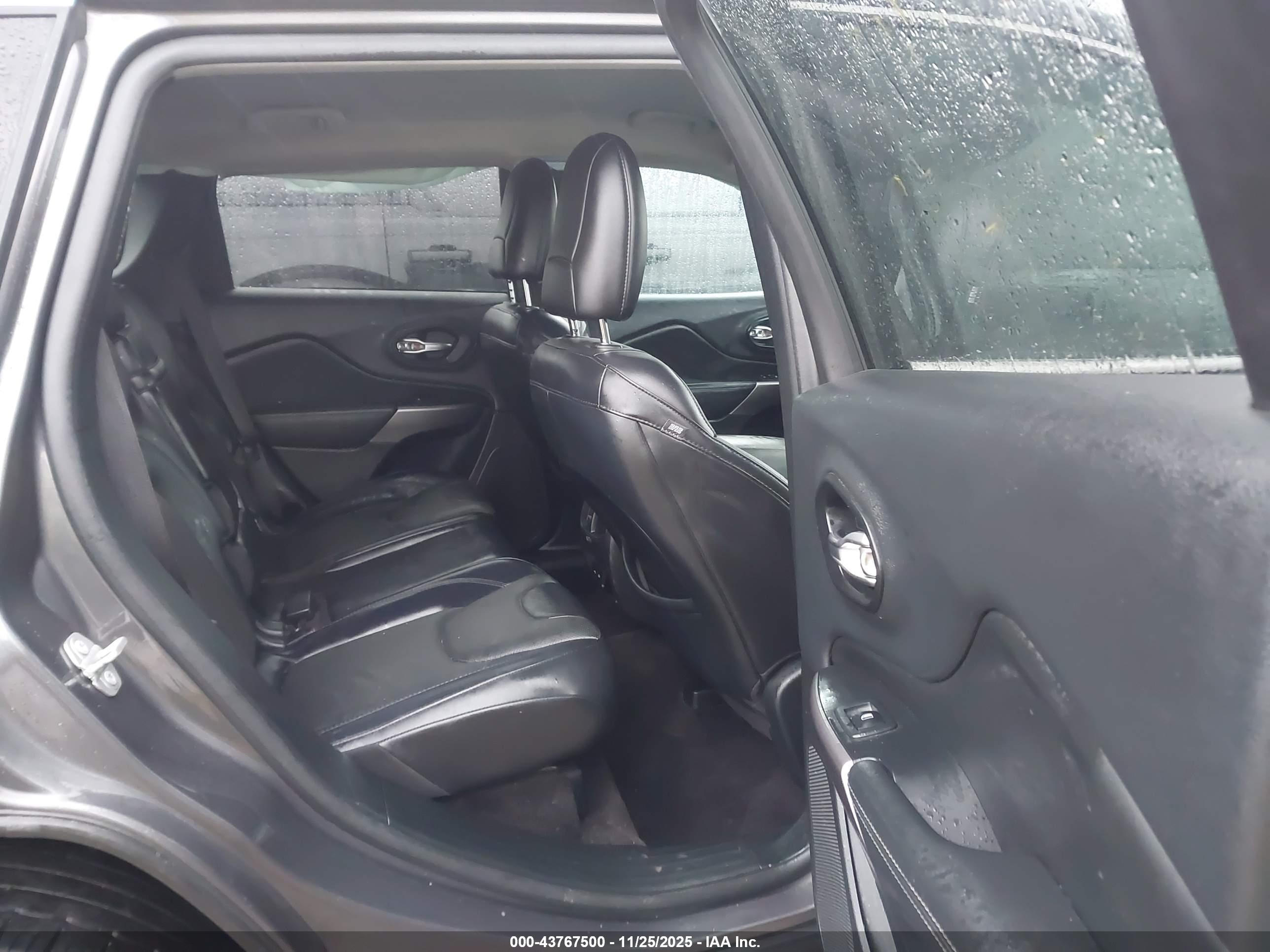 JEEP CHEROKEE image 8