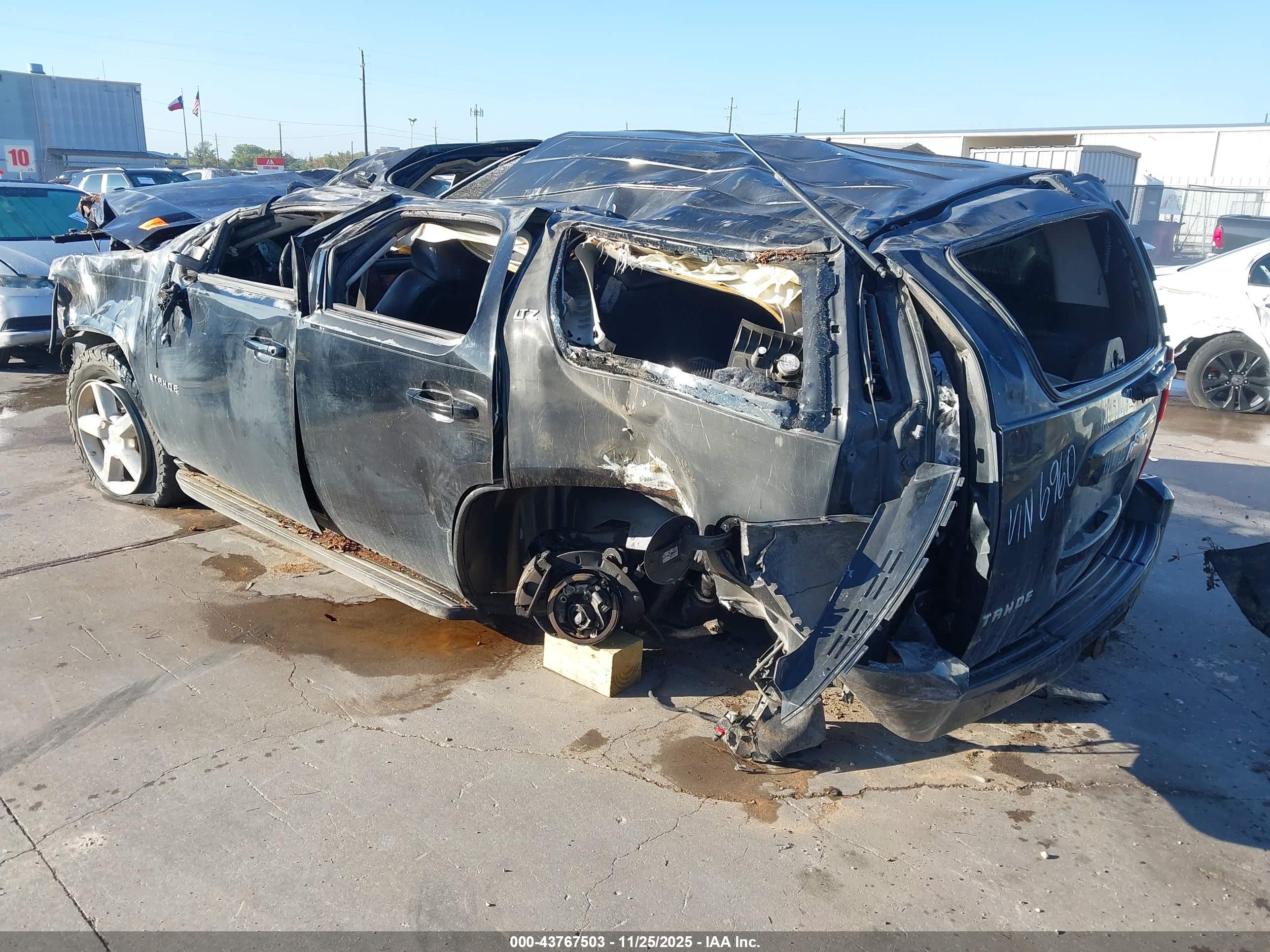 CHEVROLET TAHOE image 3