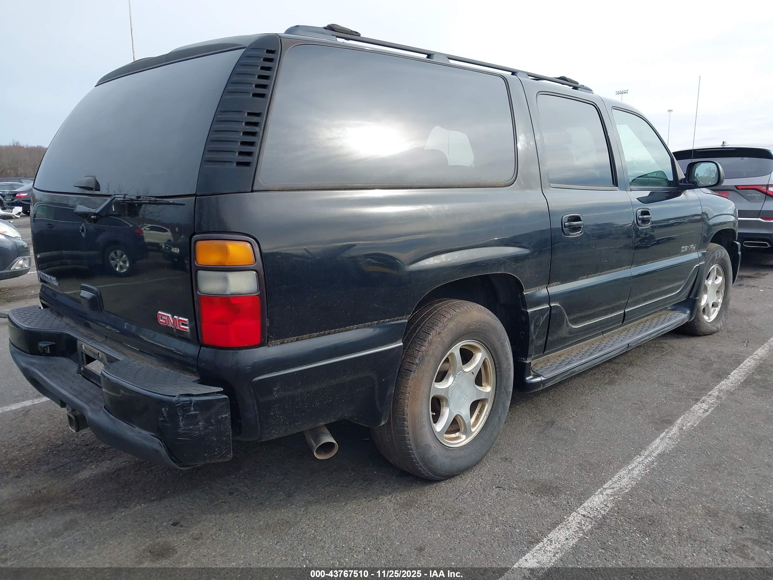 GMC YUKON image 4