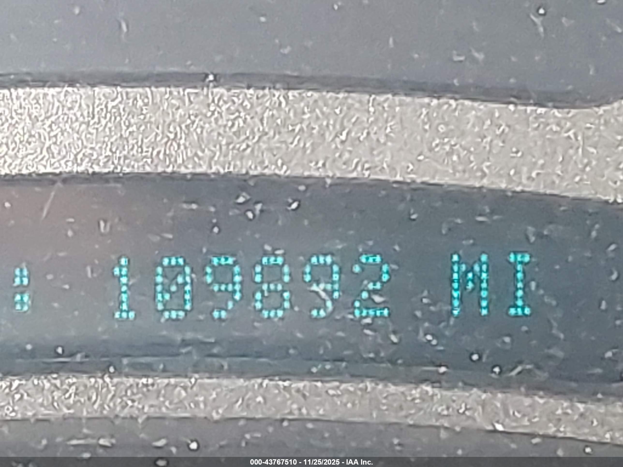 GMC YUKON image 7