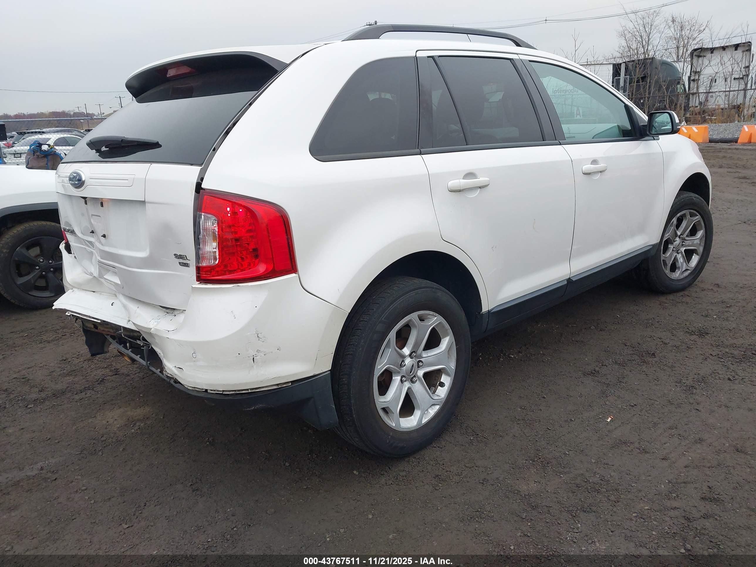 FORD EDGE image 4