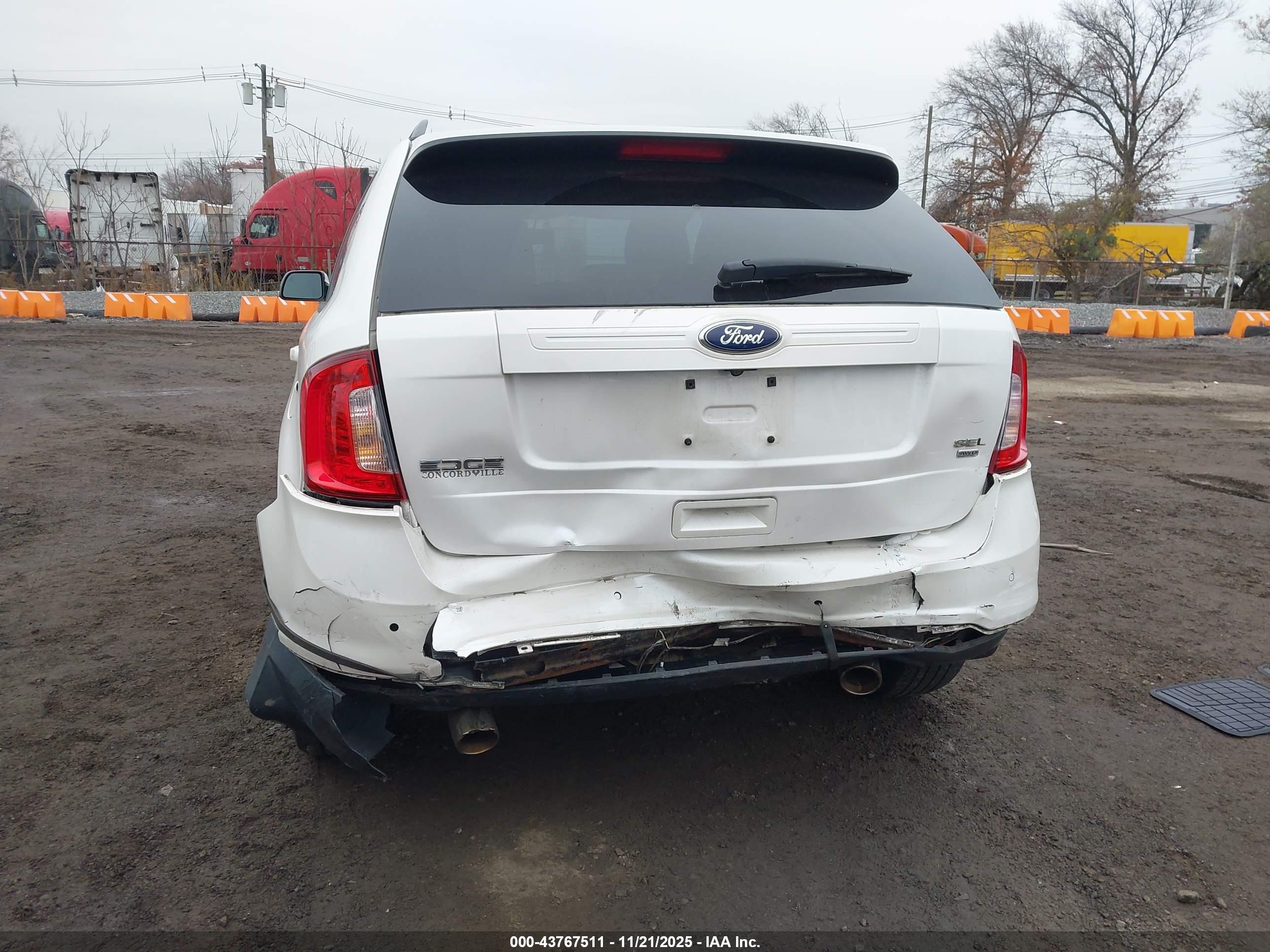 FORD EDGE image 6