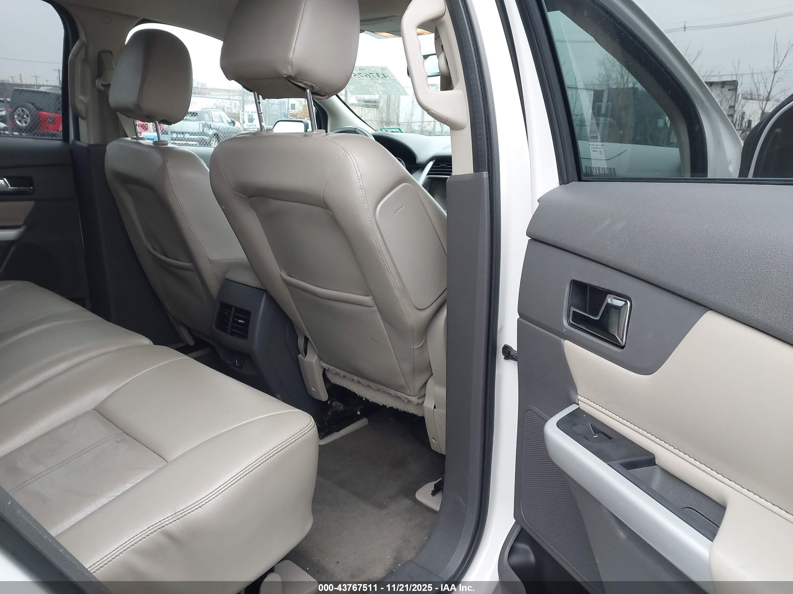FORD EDGE image 8