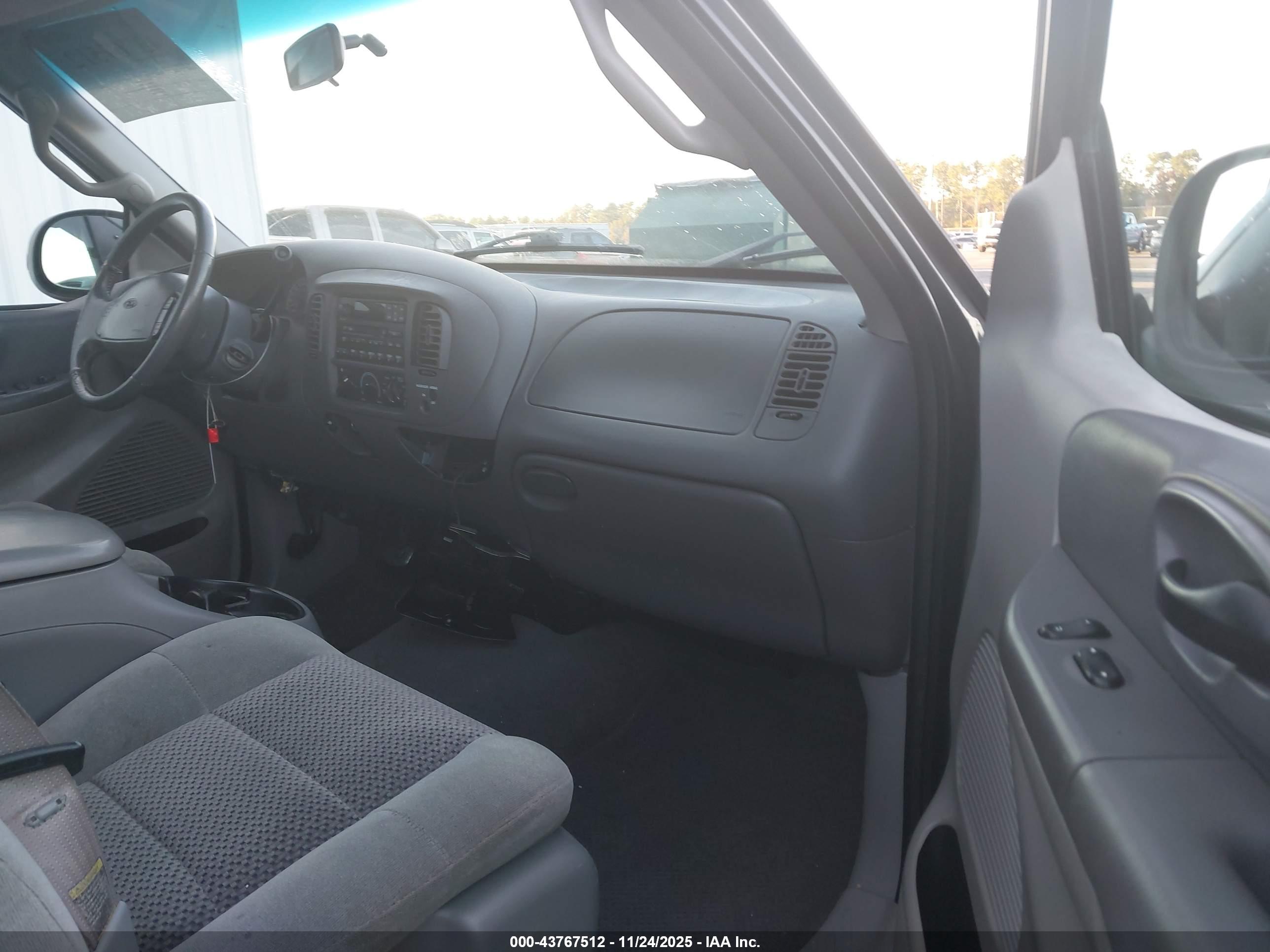 FORD F-150 image 5