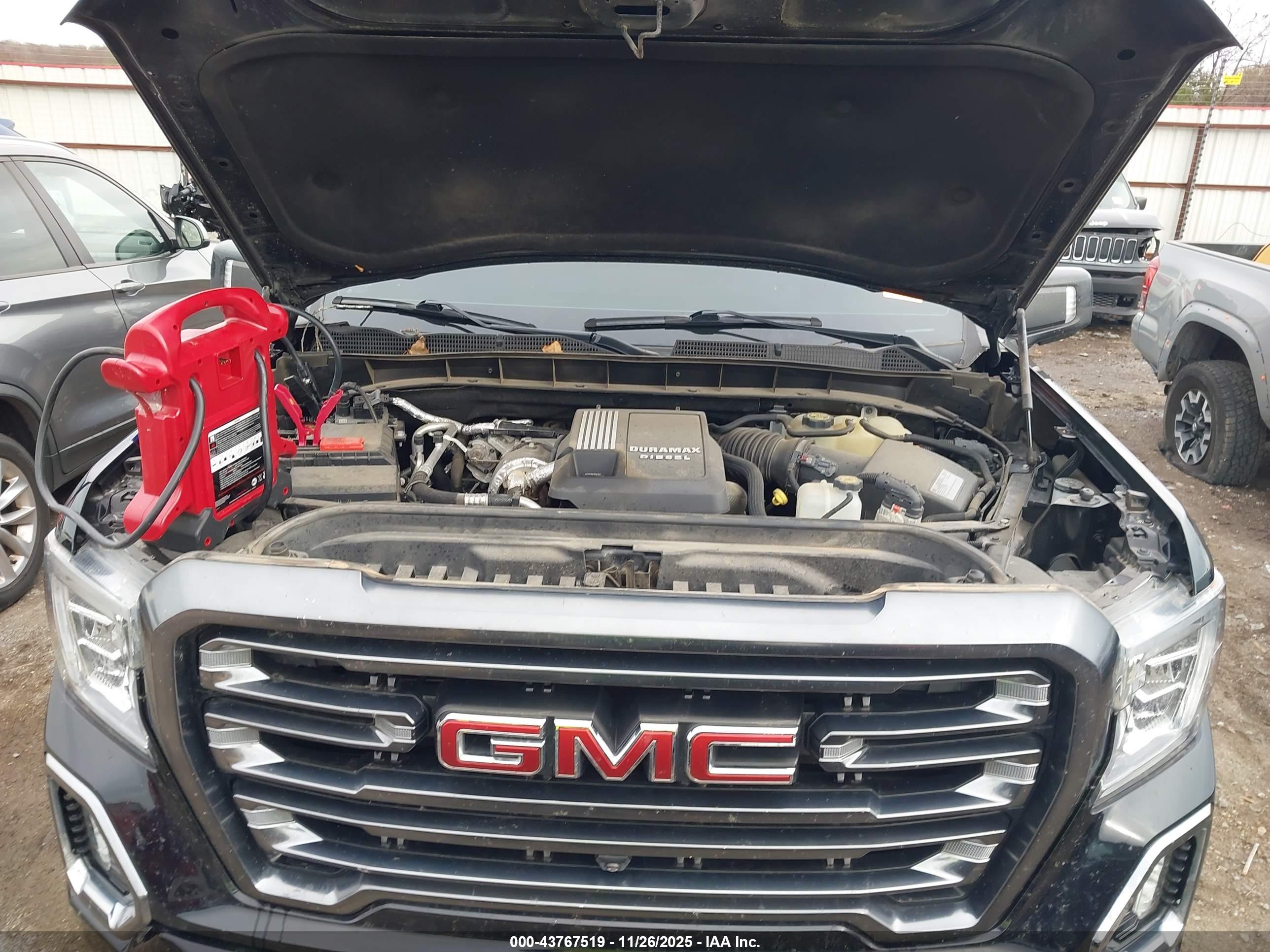 GMC SIERRA image 10