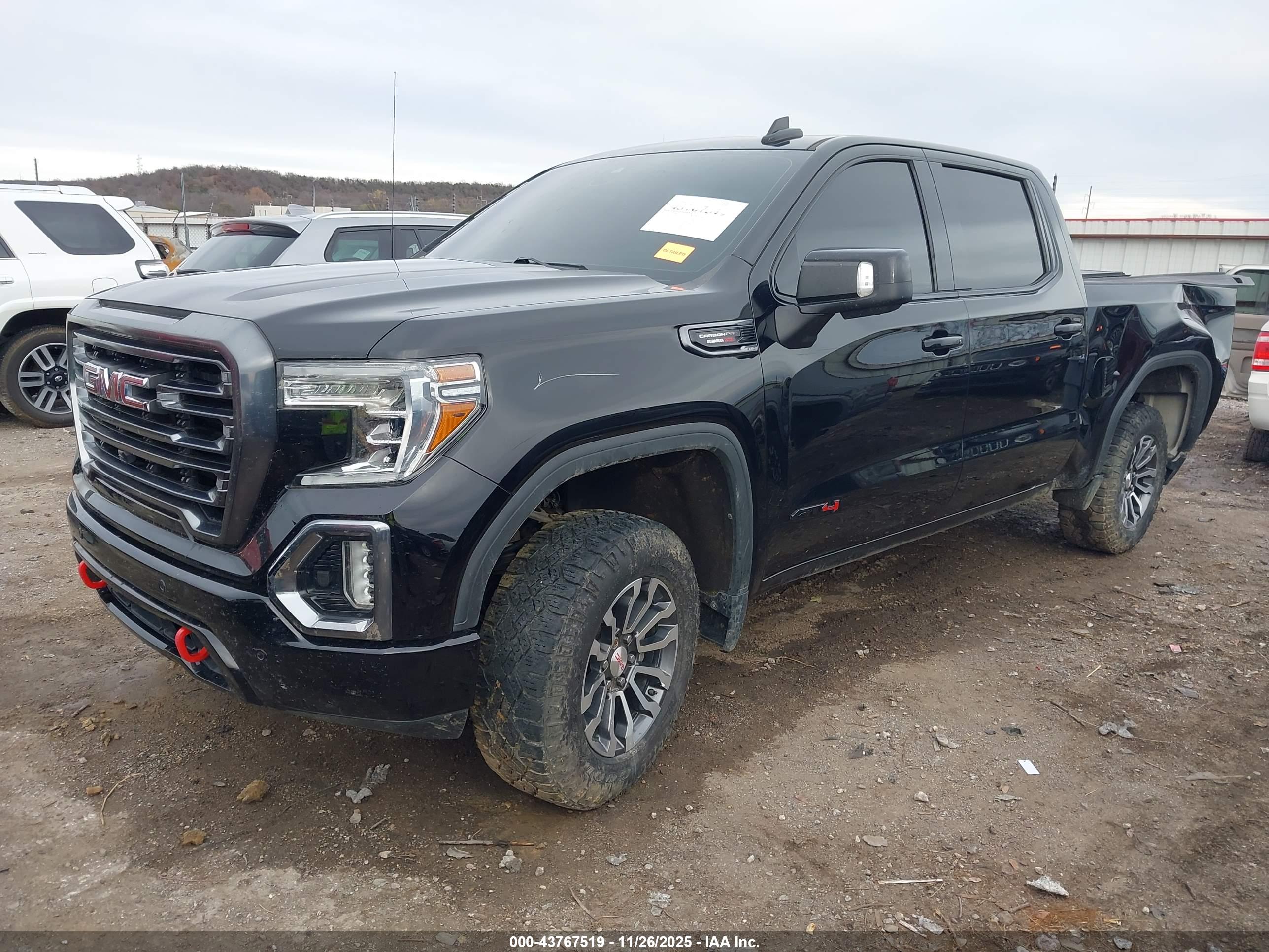 GMC SIERRA image 2