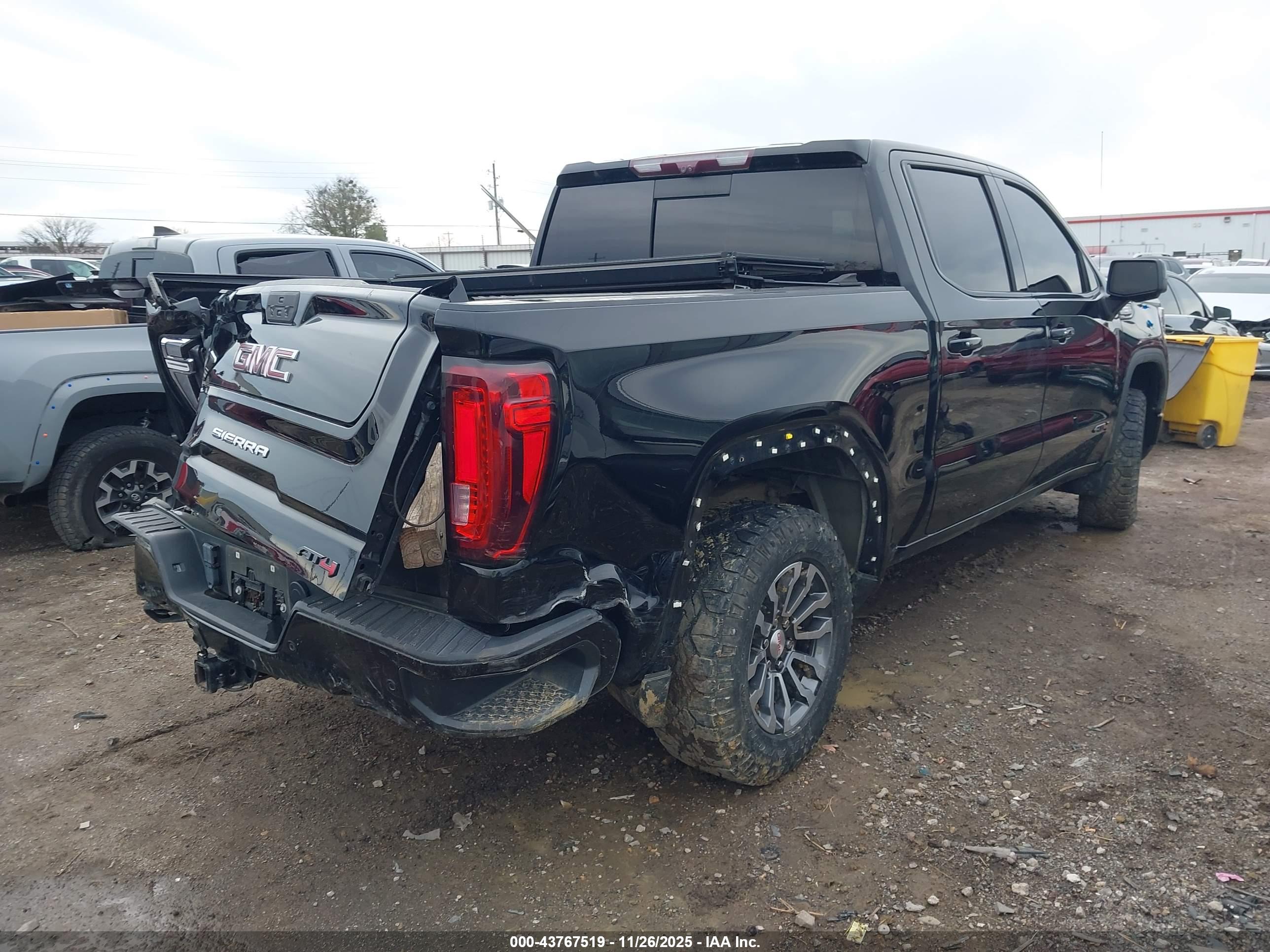 GMC SIERRA image 4