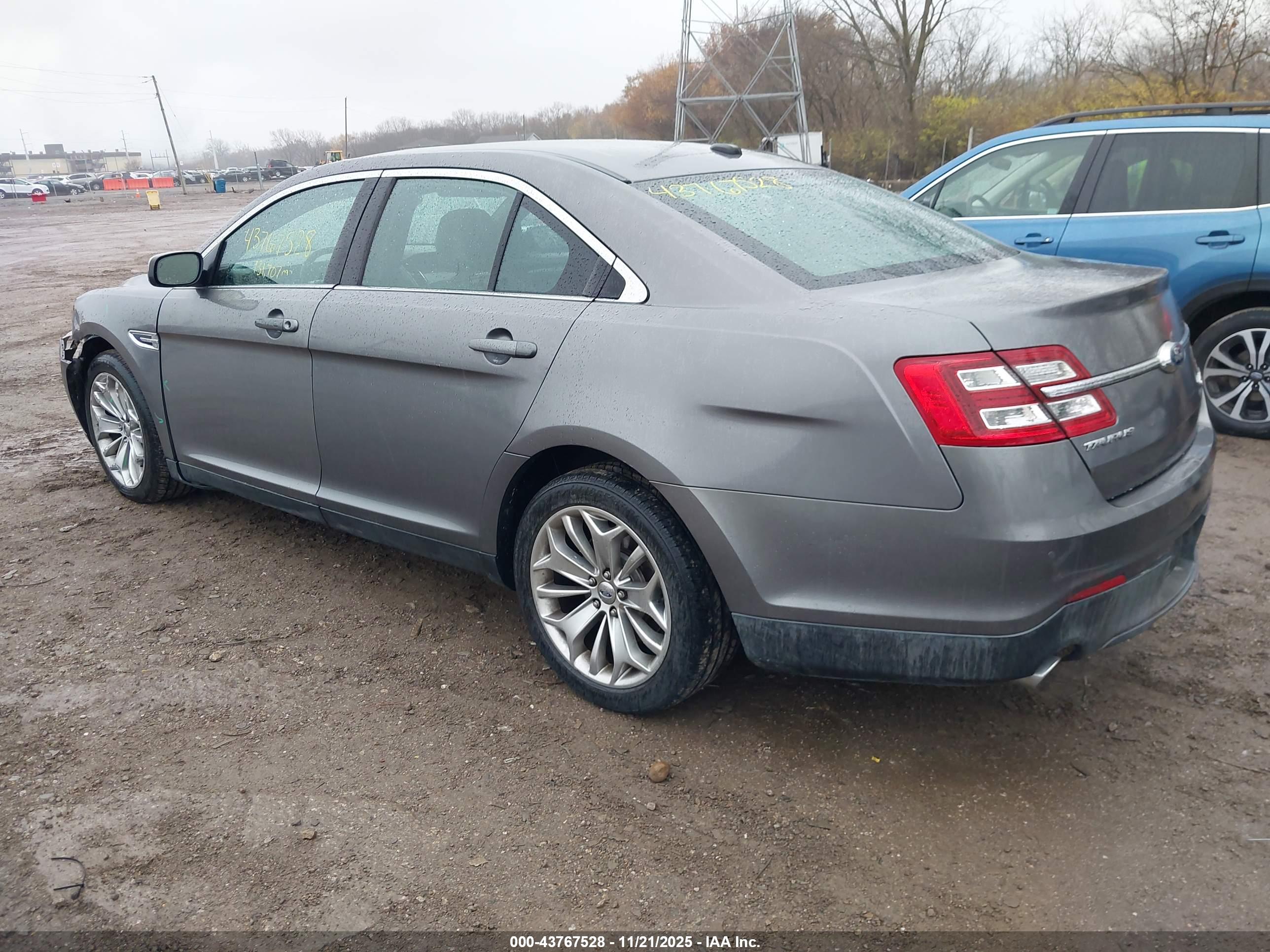 FORD TAURUS image 3