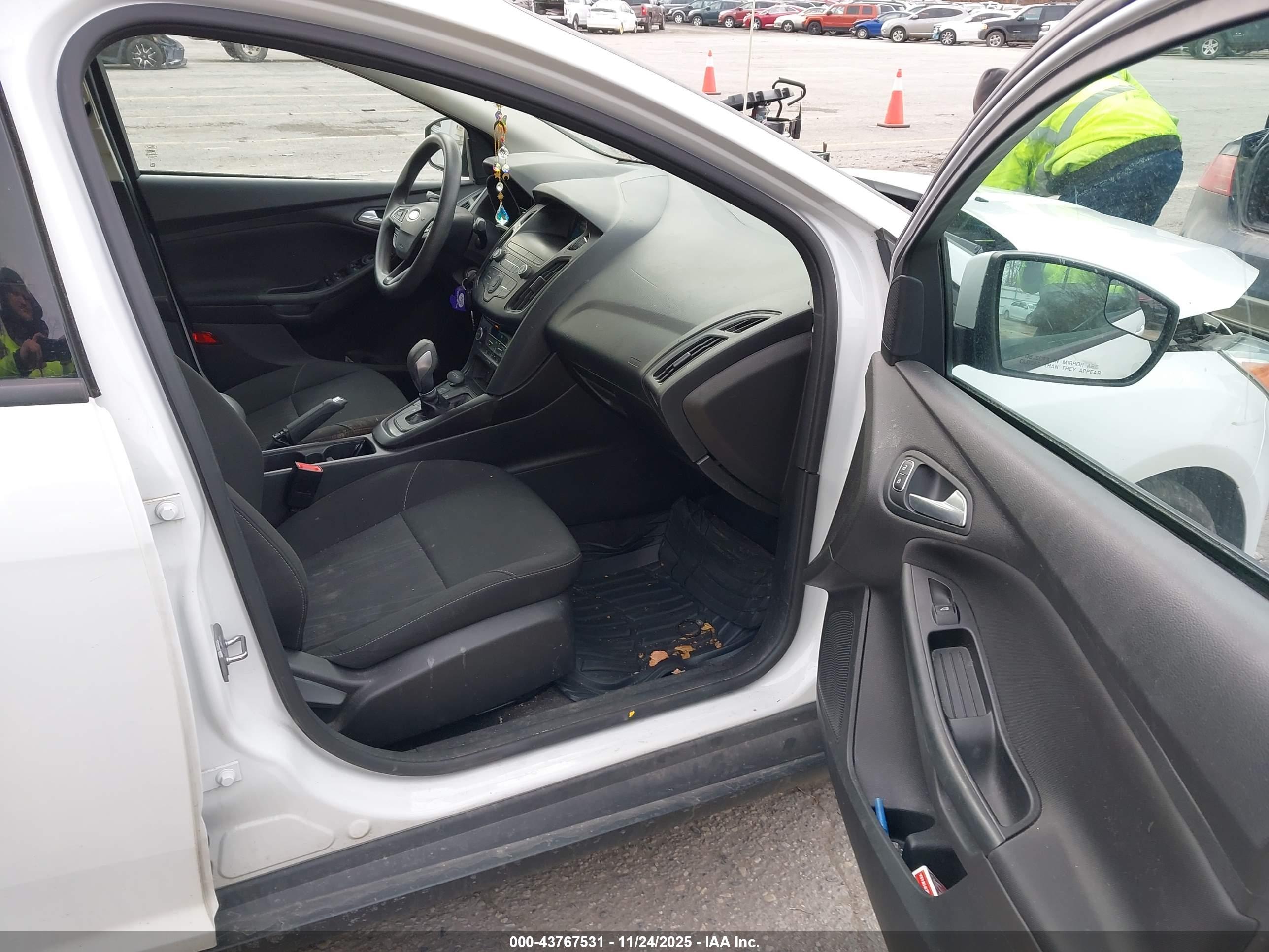 FORD FOCUS image 5