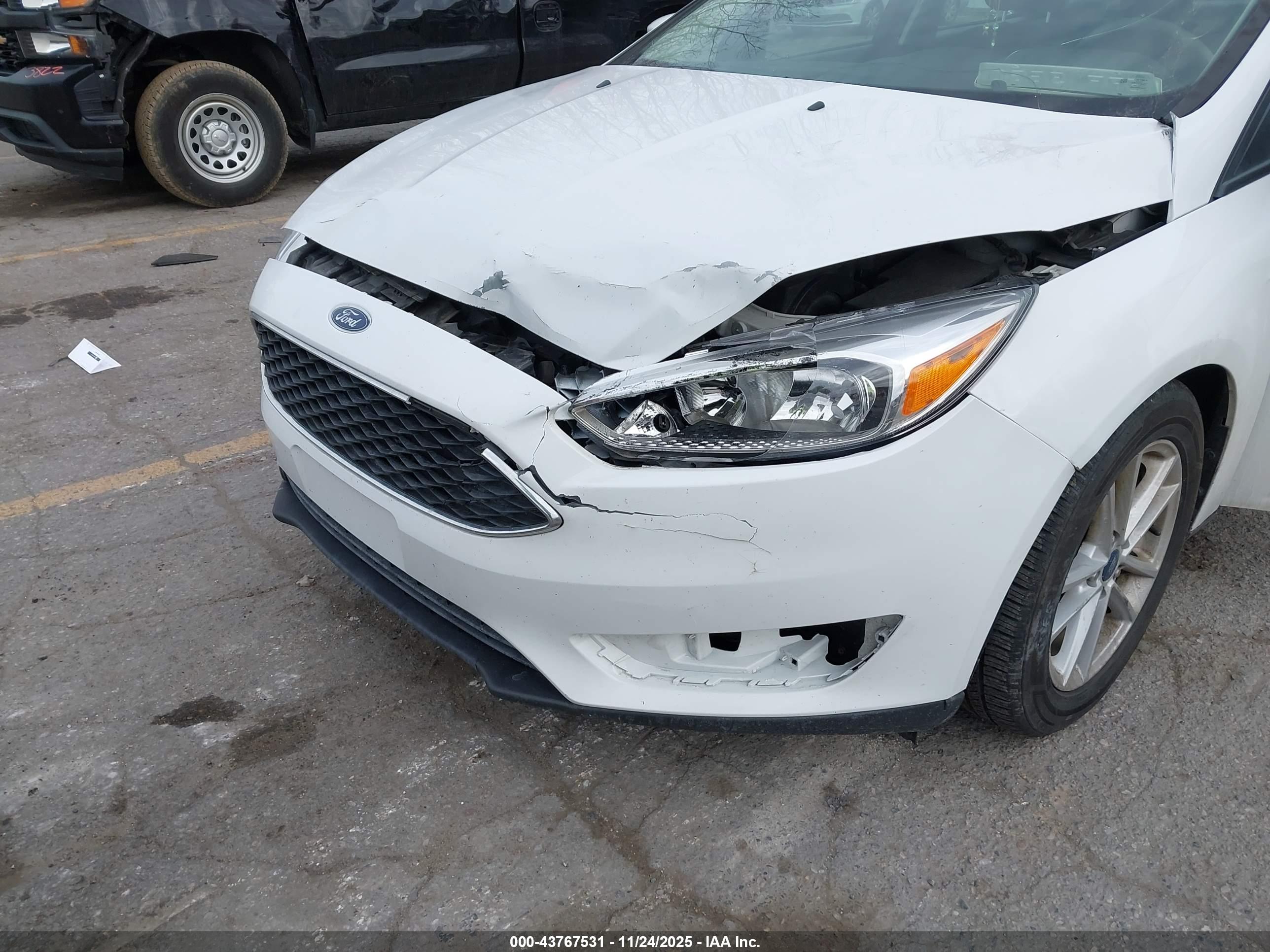 FORD FOCUS image 6