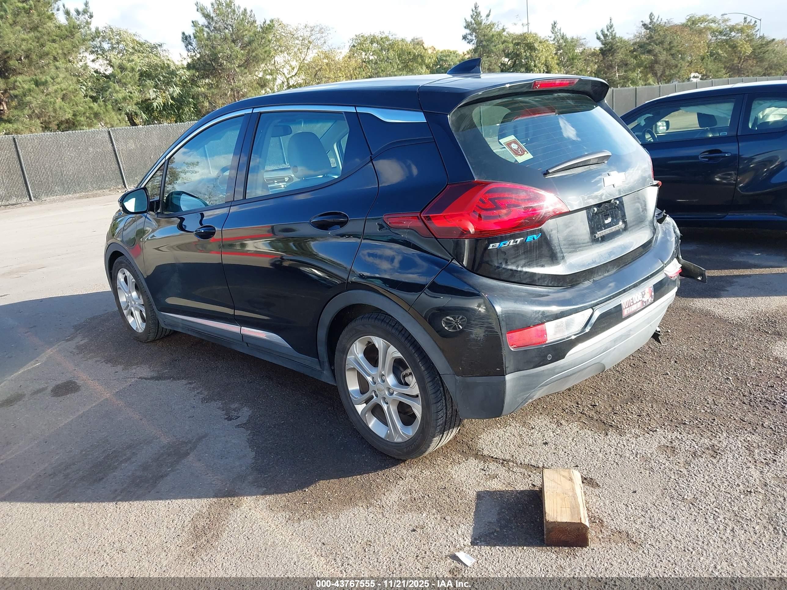 CHEVROLET BOLT image 3