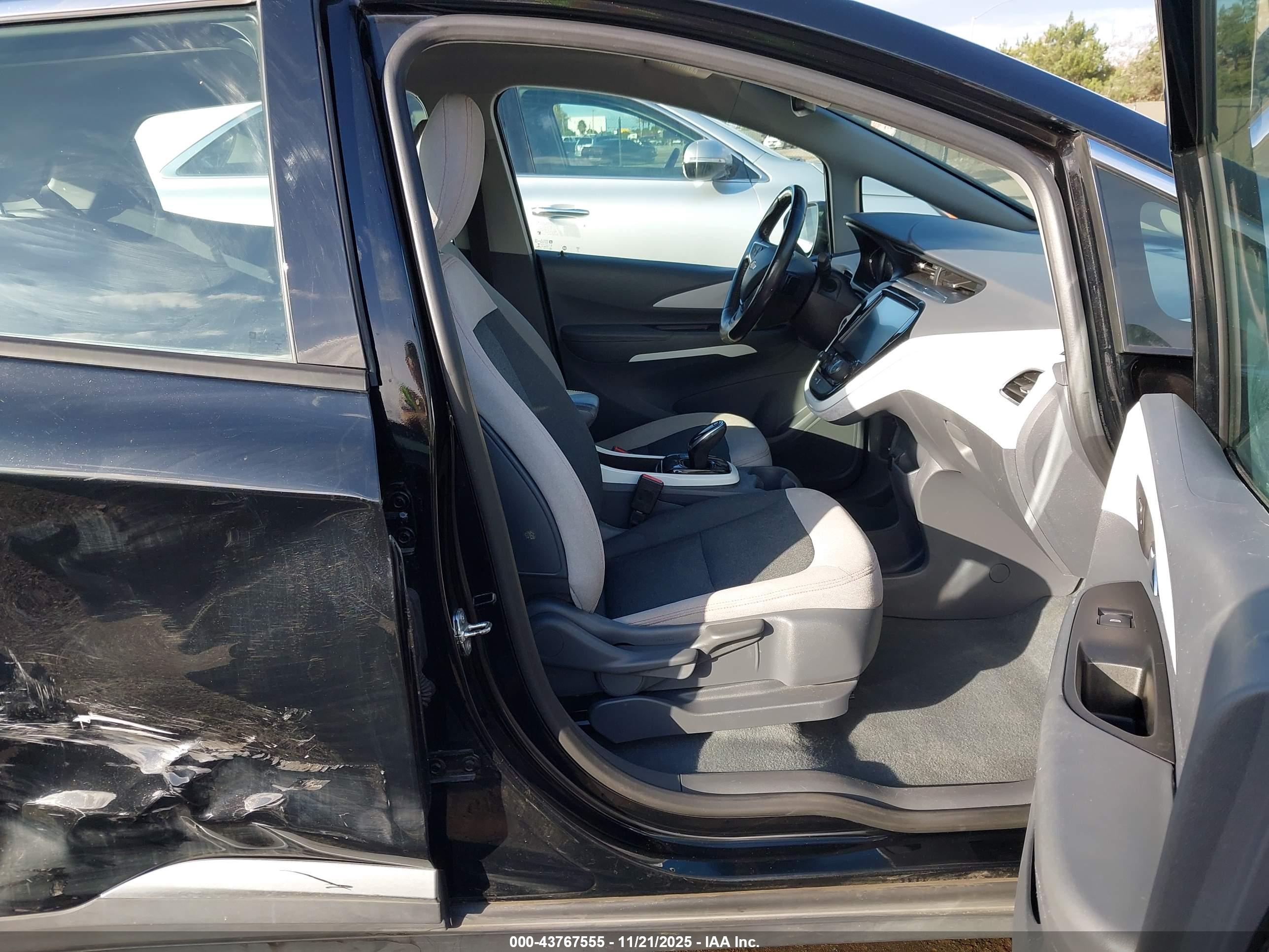 CHEVROLET BOLT image 5