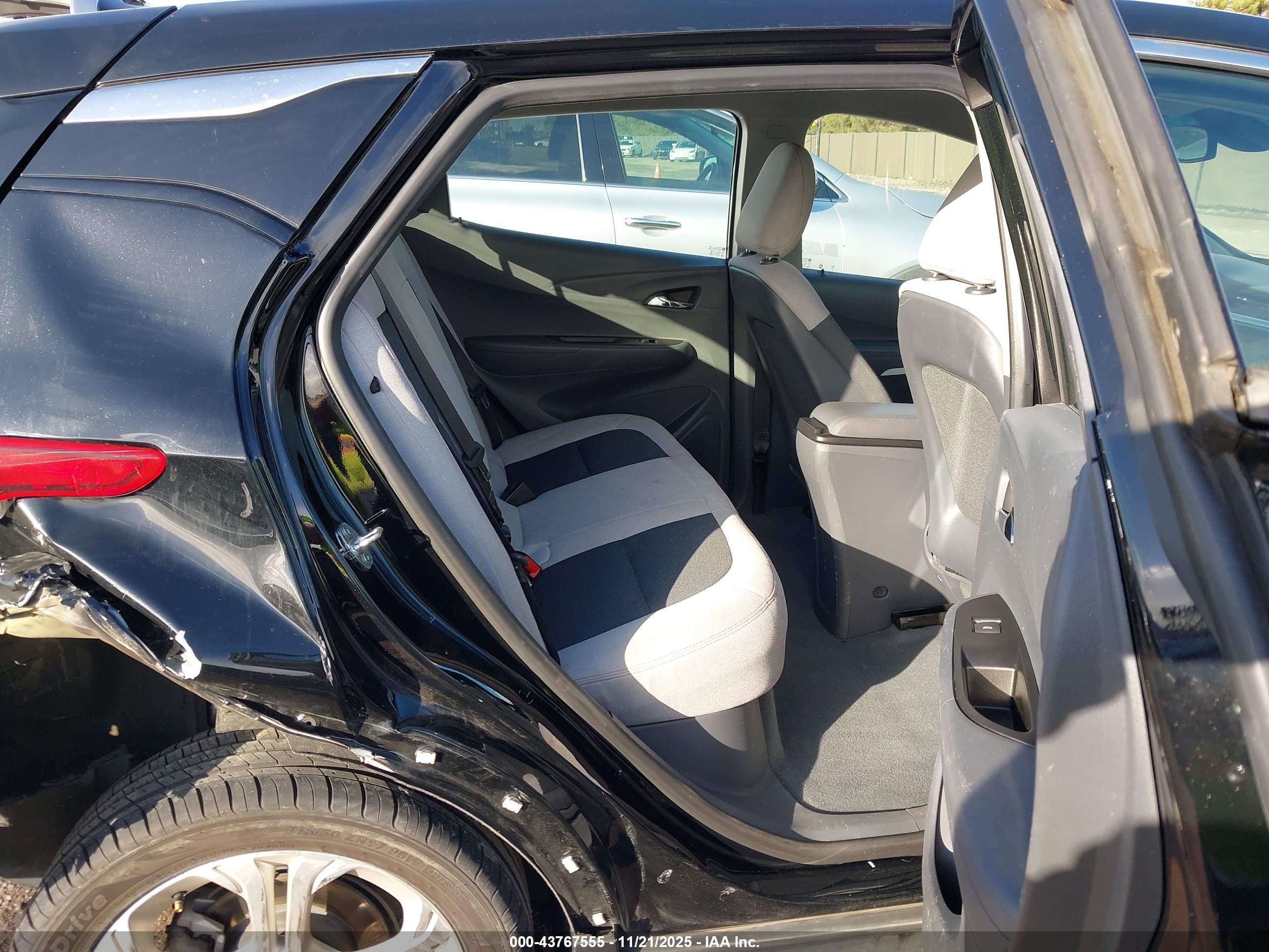CHEVROLET BOLT image 8