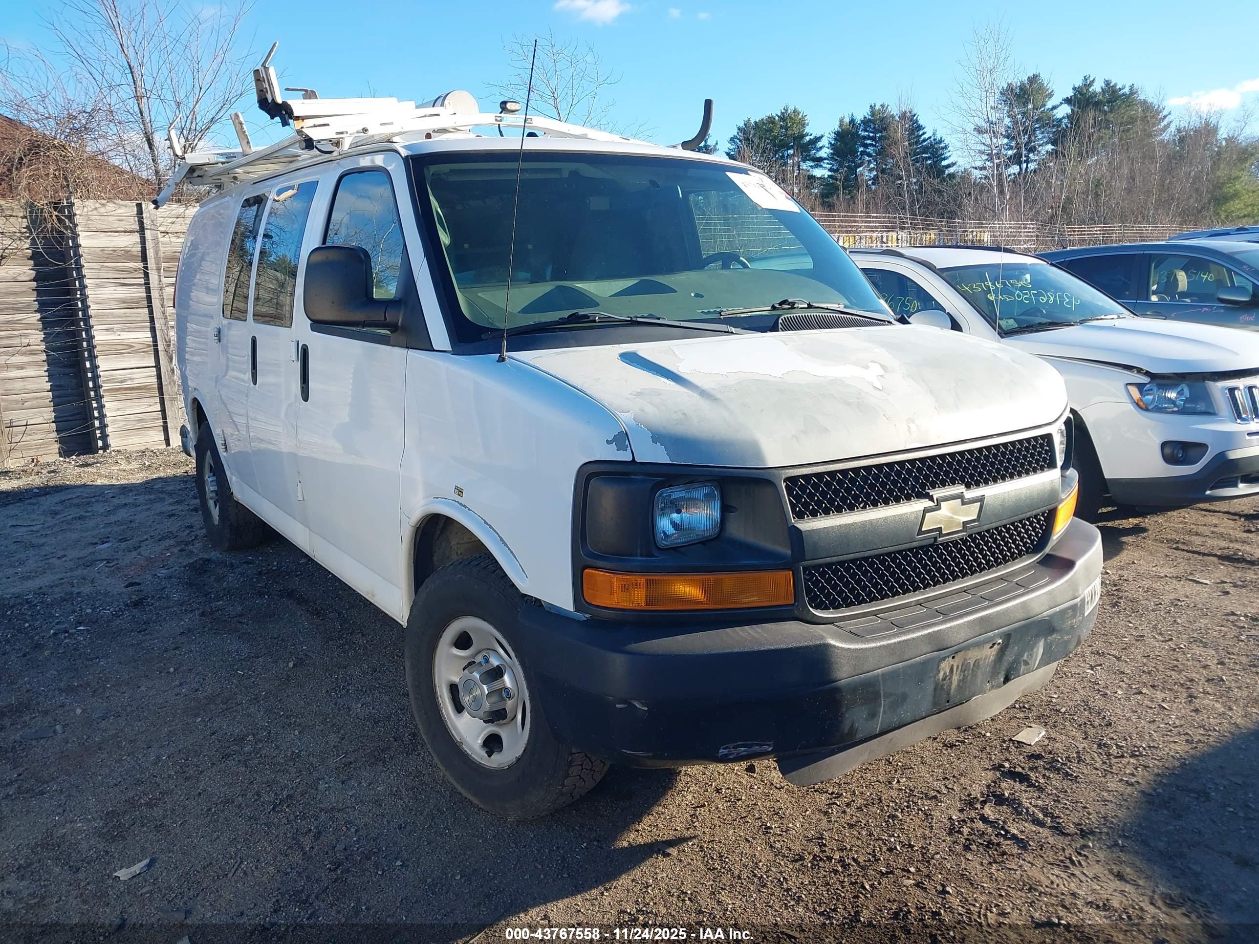 CHEVROLET EXPRESS image 6