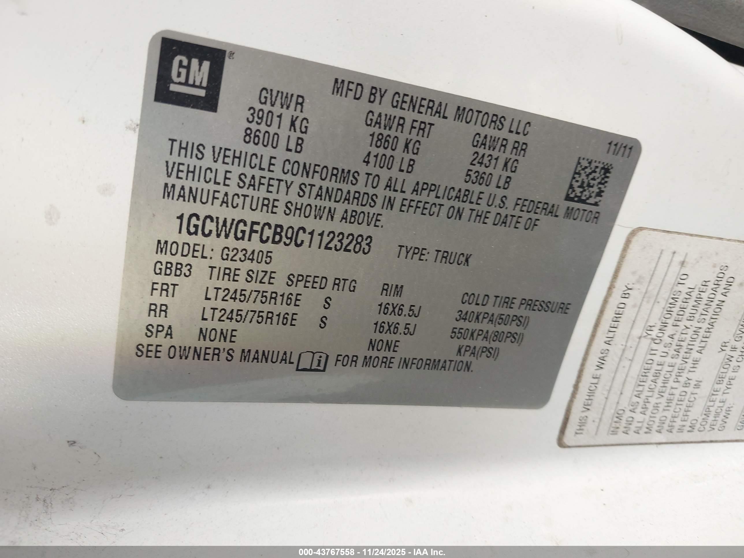 CHEVROLET EXPRESS image 9
