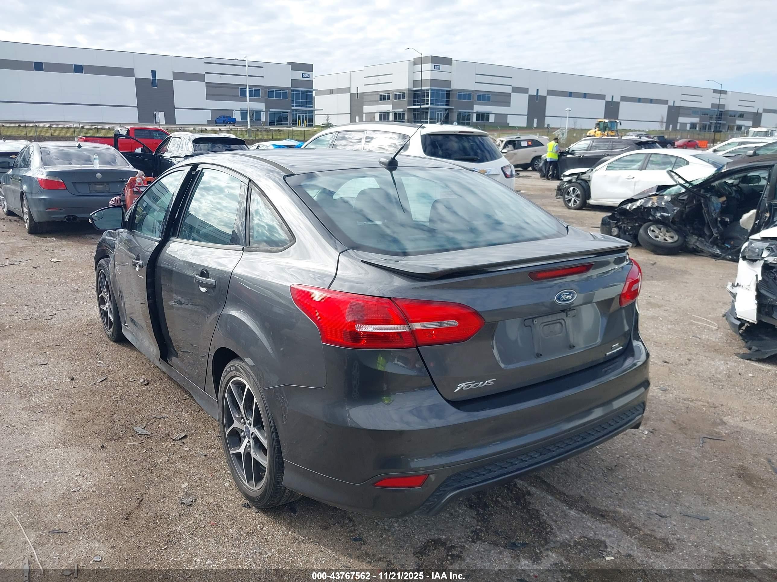 FORD FOCUS image 3