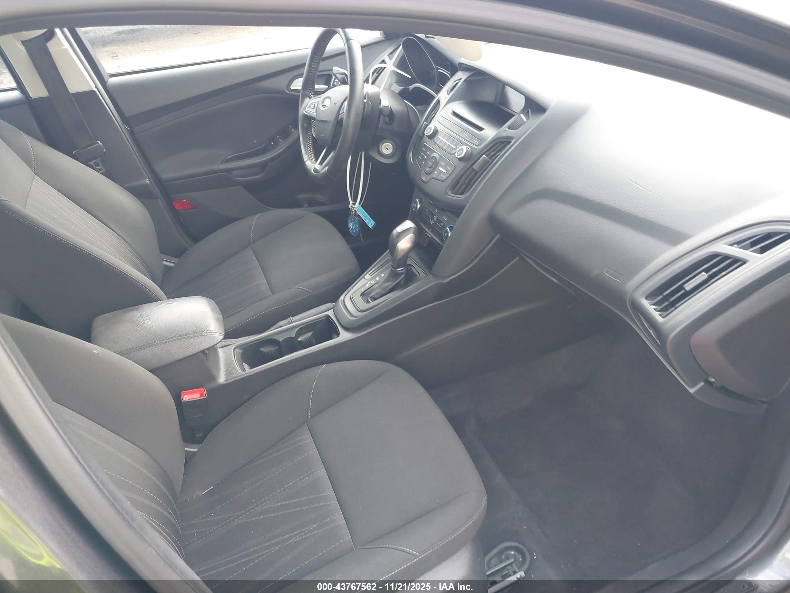 FORD FOCUS image 5