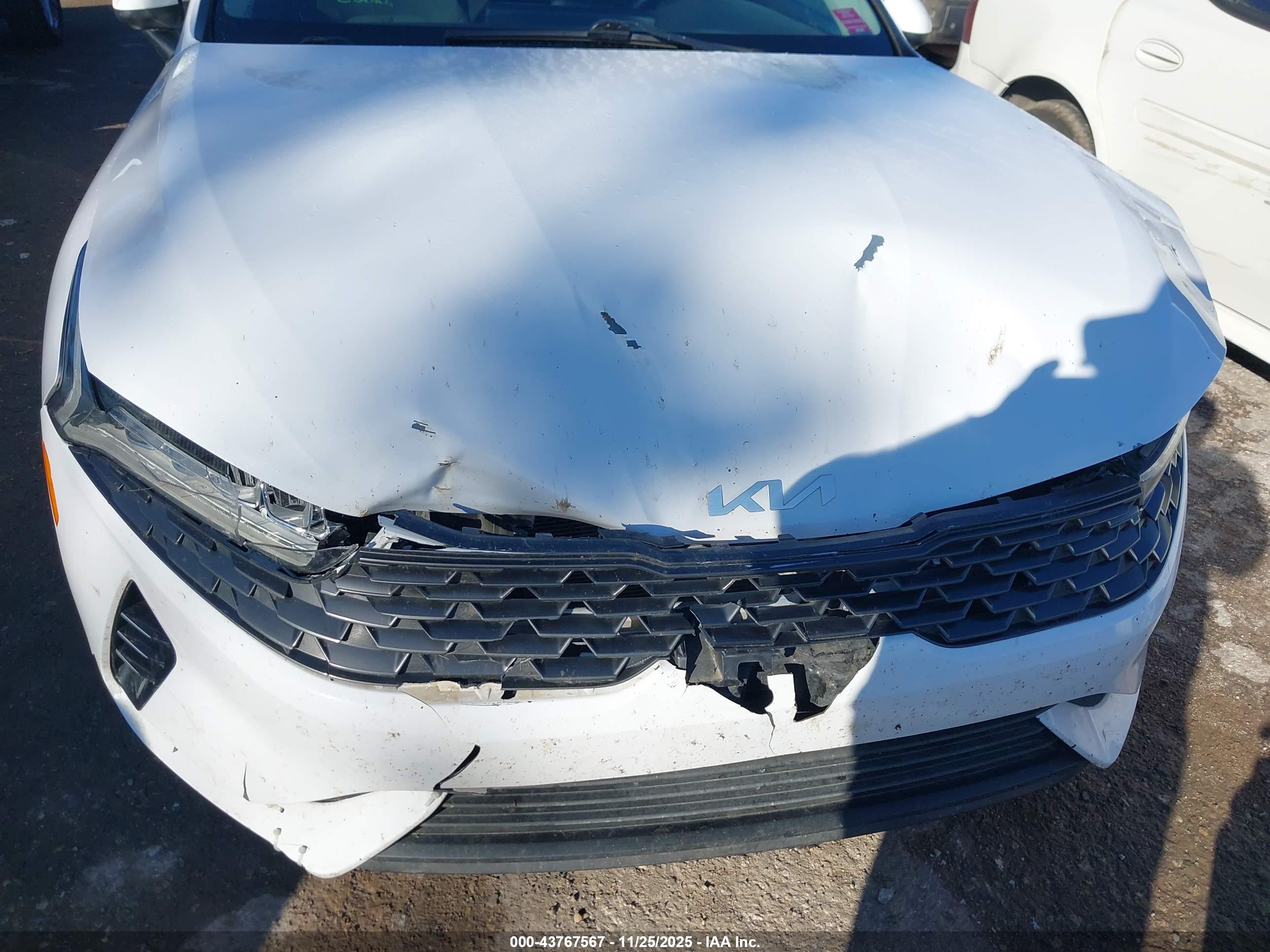 KIA K5 image 6