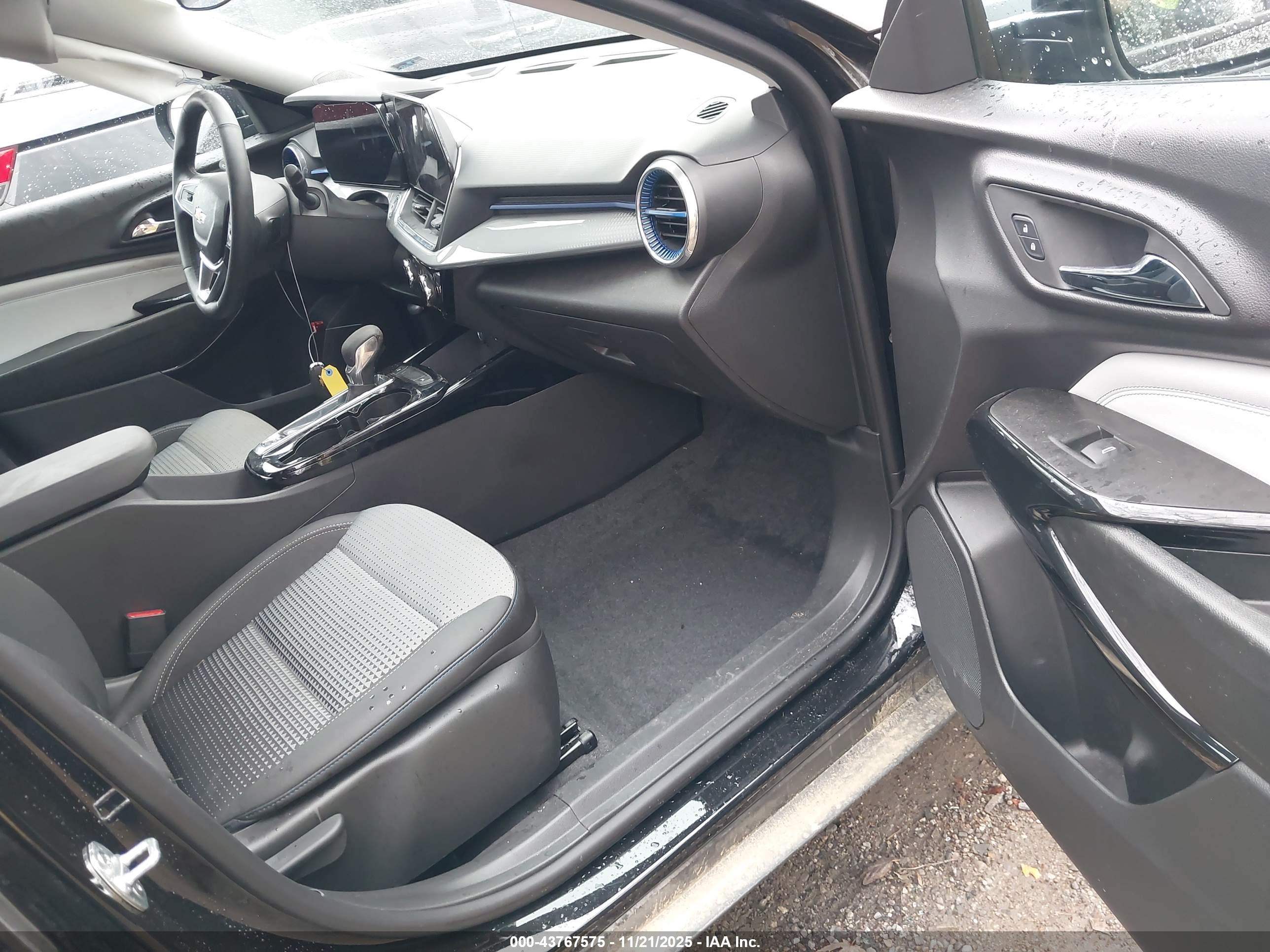CHEVROLET TRAX image 5